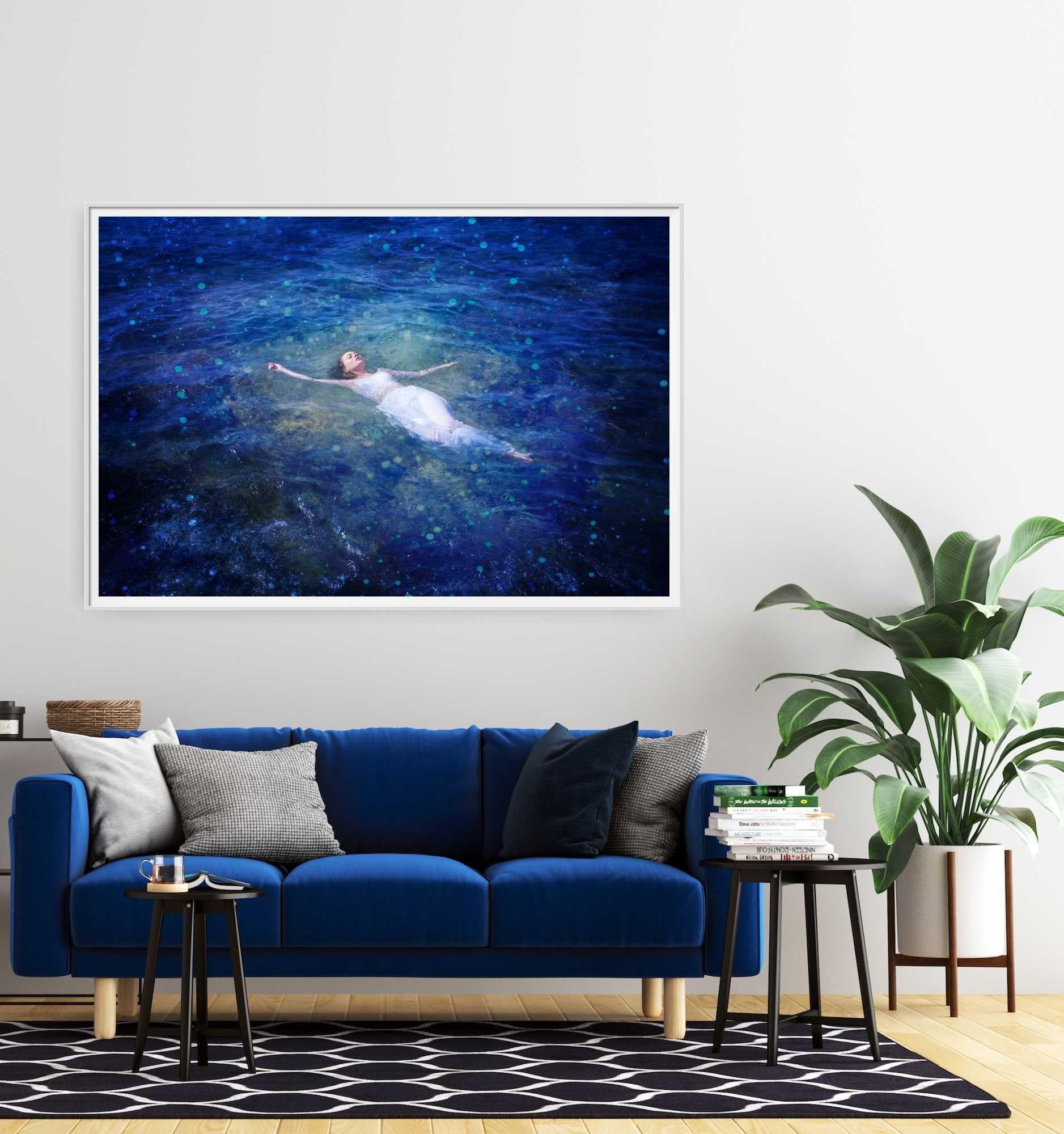 „Wer hat meinen Traum blau gemalt?“, Fotografie, C-Typ (Violett), Color Photograph, von Viet Ha Tran