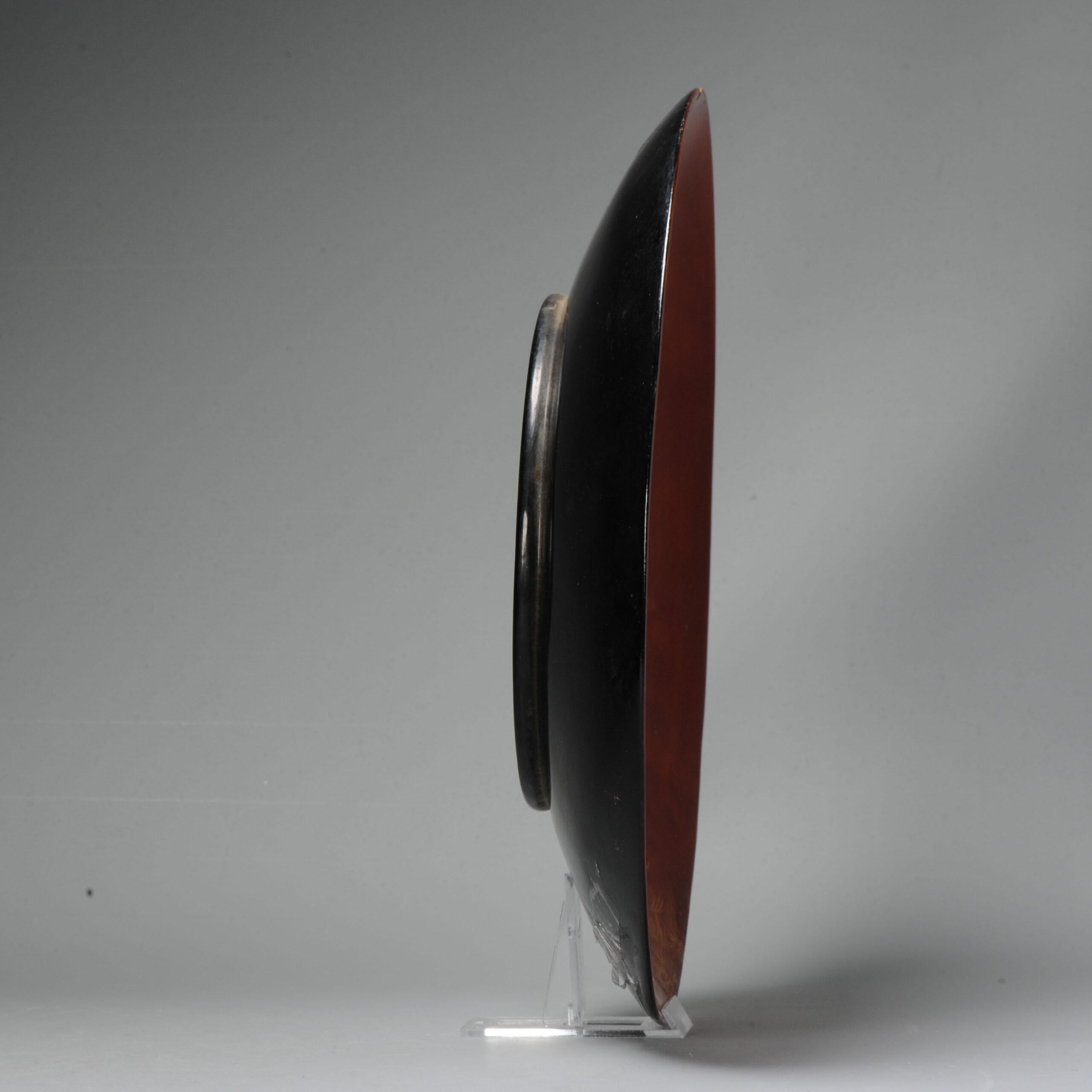 Vietnam / Indochine Circular Lacquered Wooden Plate Nguyen Duy In Good Condition In Amsterdam, Noord Holland