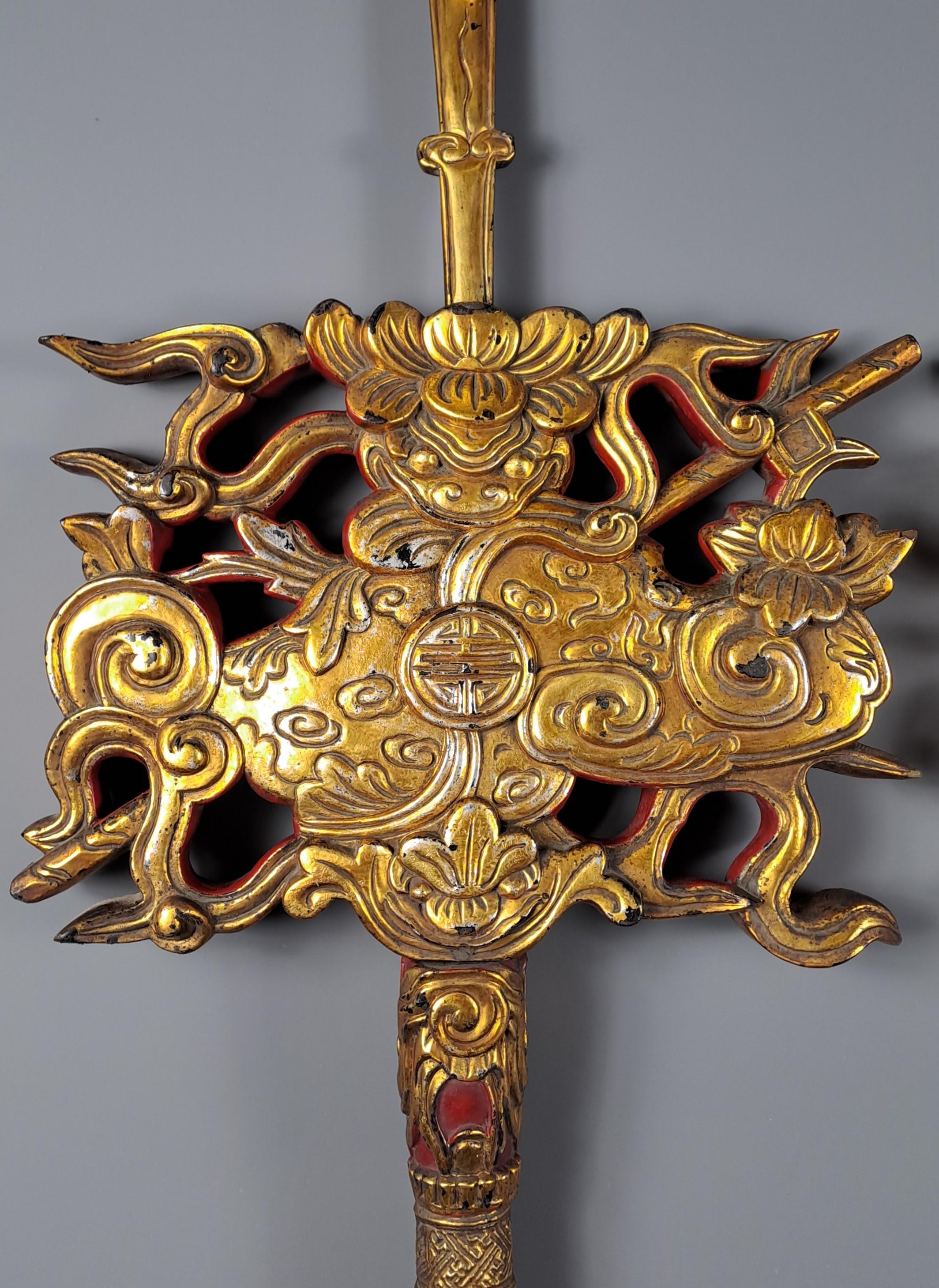 Vietnam - Pair Of Large Standards In Gilded And Red Lacquered Wood For Sale 3