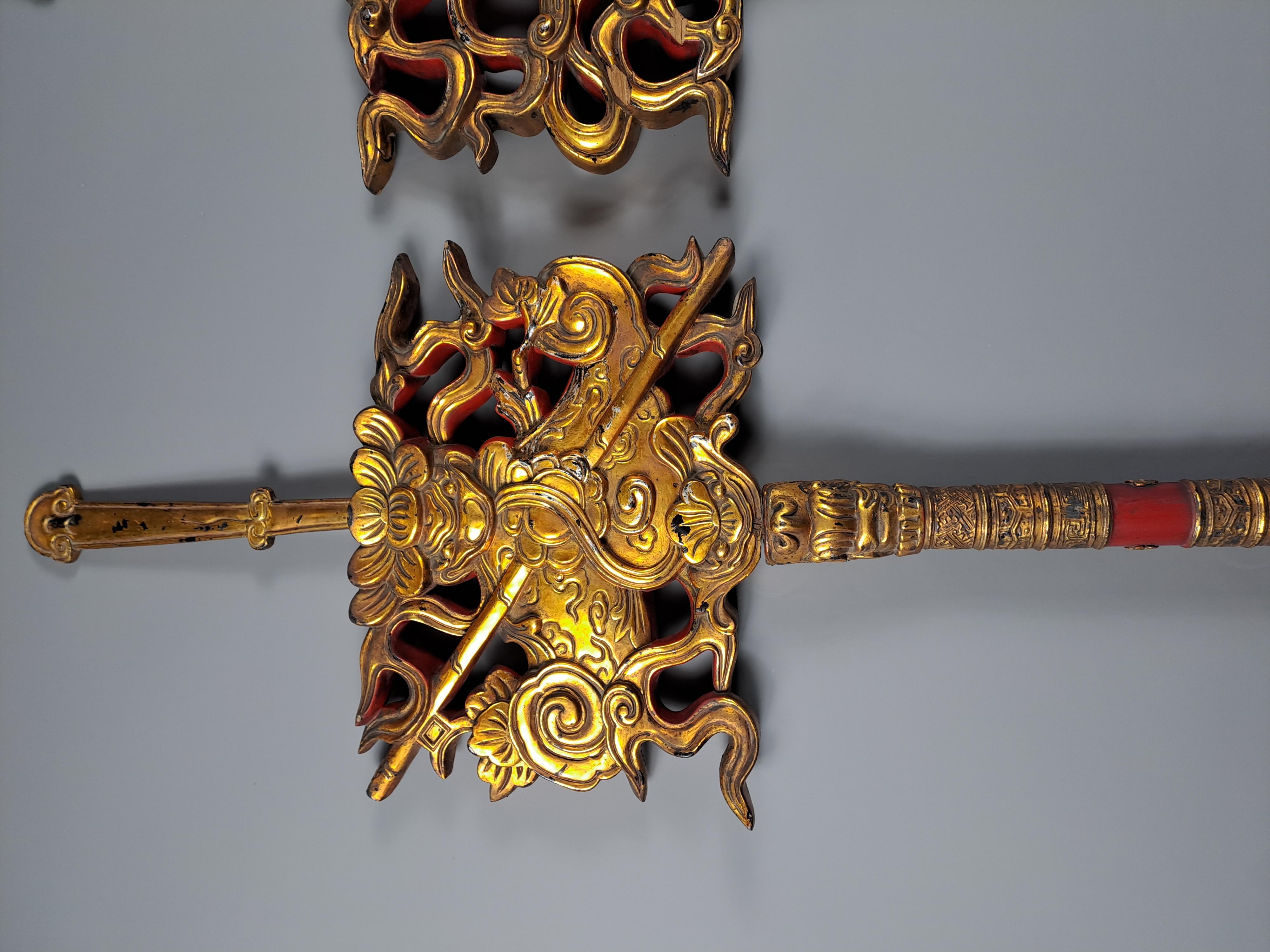 Gilt Vietnam - Pair Of Large Standards In Gilded And Red Lacquered Wood For Sale