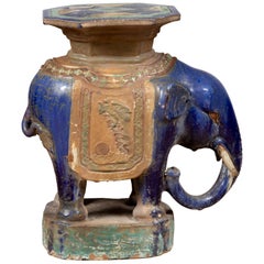 Siège de jardin éléphant annamite vietnamien avec polychromie bleu cobalt et vert