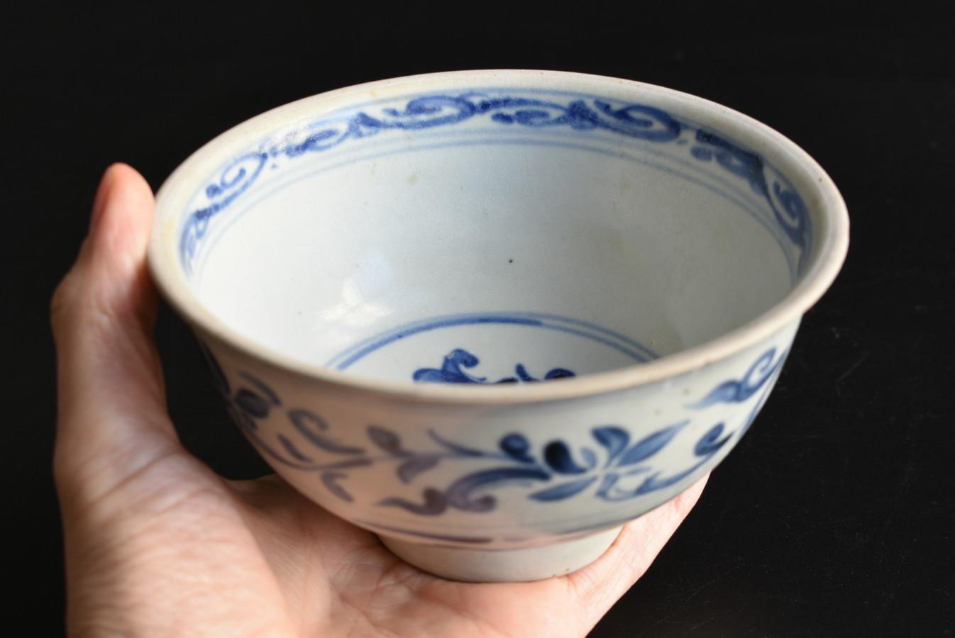 Glazed Vietnamese Antique Bowl 16th Century / 