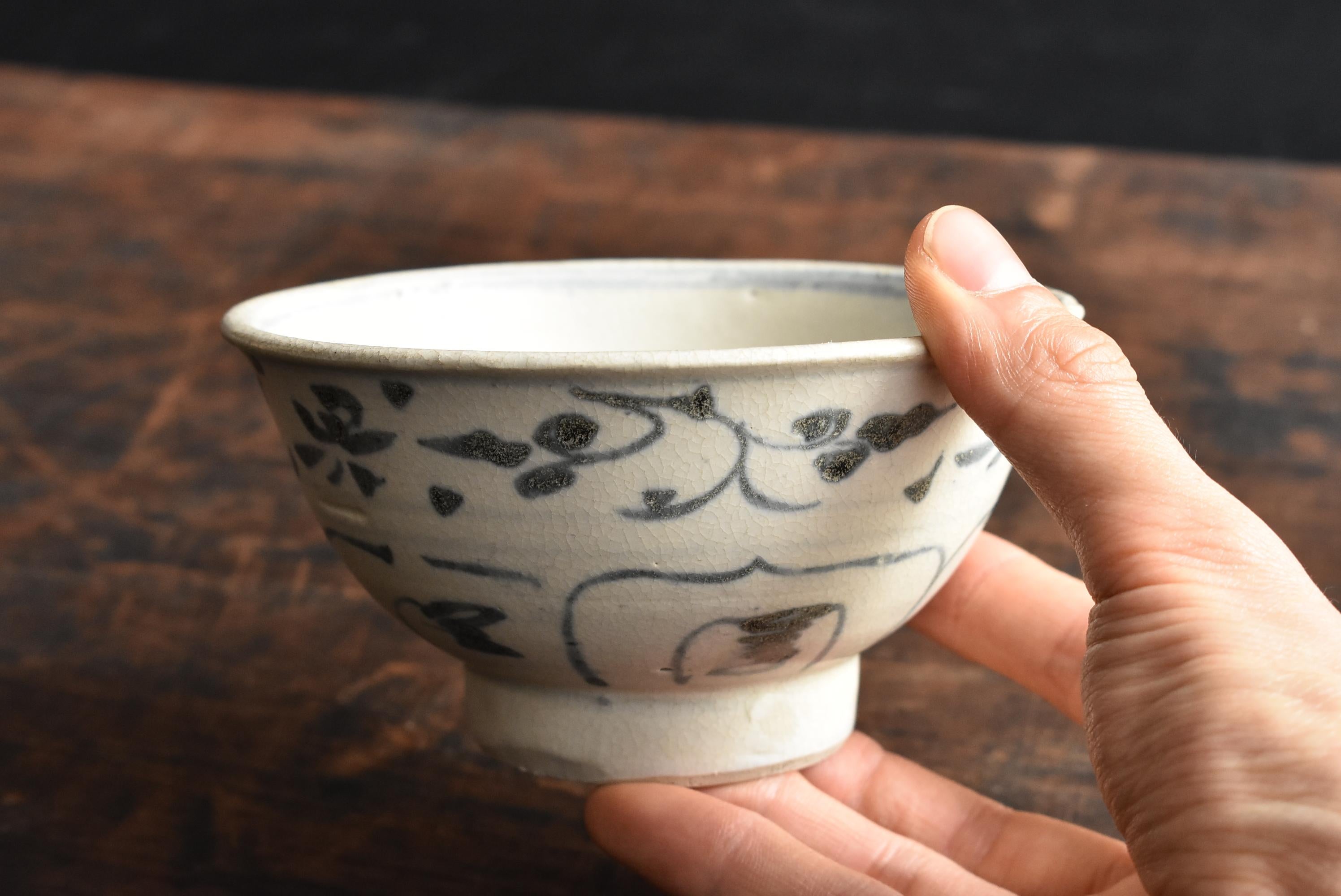 We have an aesthetic sense peculiar to Japanese people.
And we introduce the unique items that only we can do, the route of purchasing in Japan, the experience value so far, and the way that no one can imitate.

A bowl made around the 16th