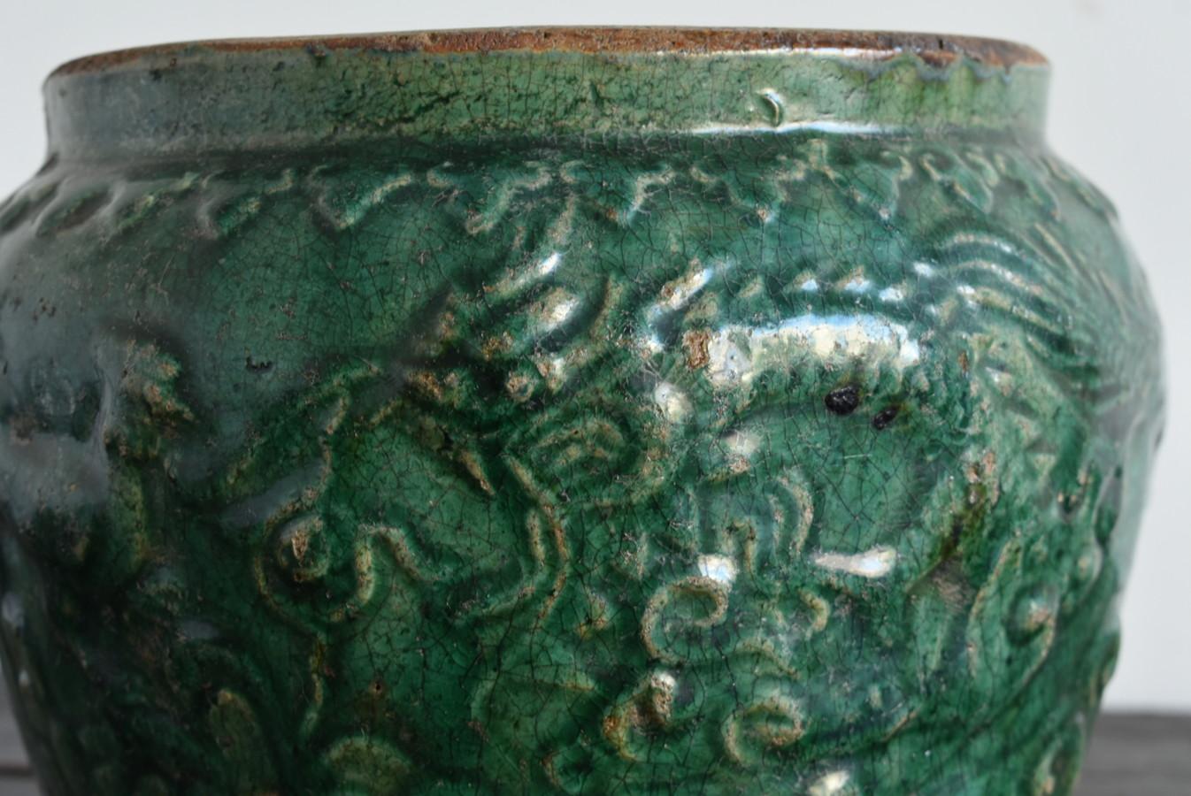 Vietnamese Antique Pottery with Beautiful Green Glaze/1600-1700s/Animal Pattern 2