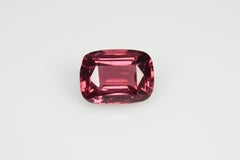 Spinelle vietnamienne, spinelle à facettes rose orangé vif, 1.99 cts