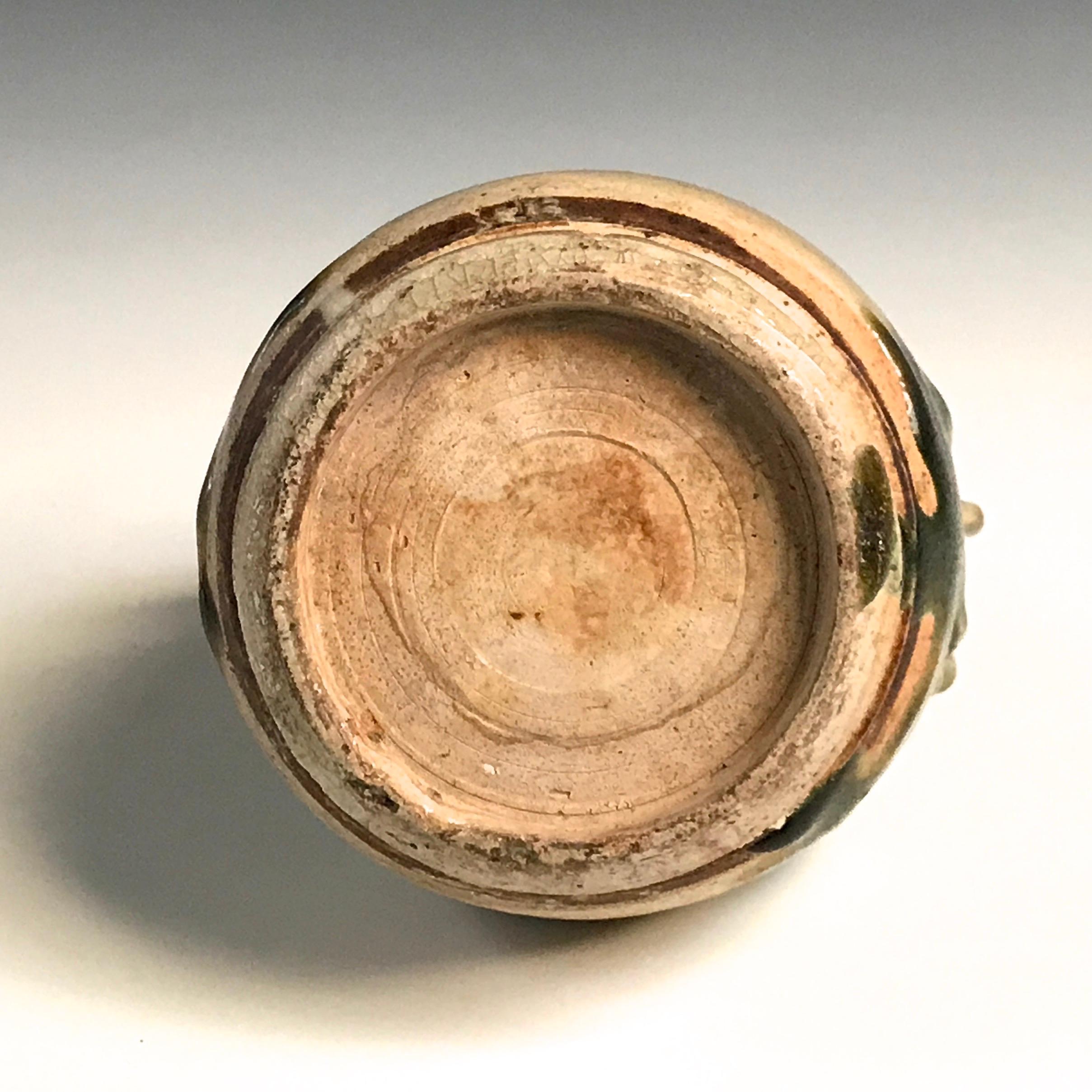 18th Century and Earlier Vietnamese Three-colour Ware Ceramic Lime Pot, Chu Dao Kiln For Sale