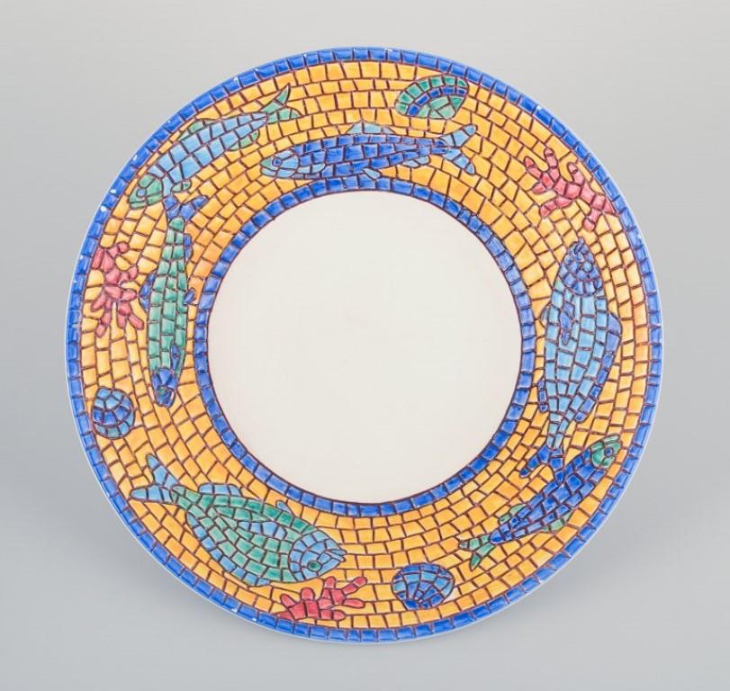 Vietri, Italia. Conjunto de tres platos hondos grandes y un plato rectangular de cerámica. siglo XX en venta