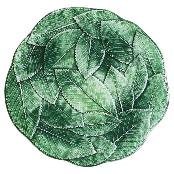 Vietri Majolica Round Green Ceramic Leaf Motif Plate, Italy For Sale