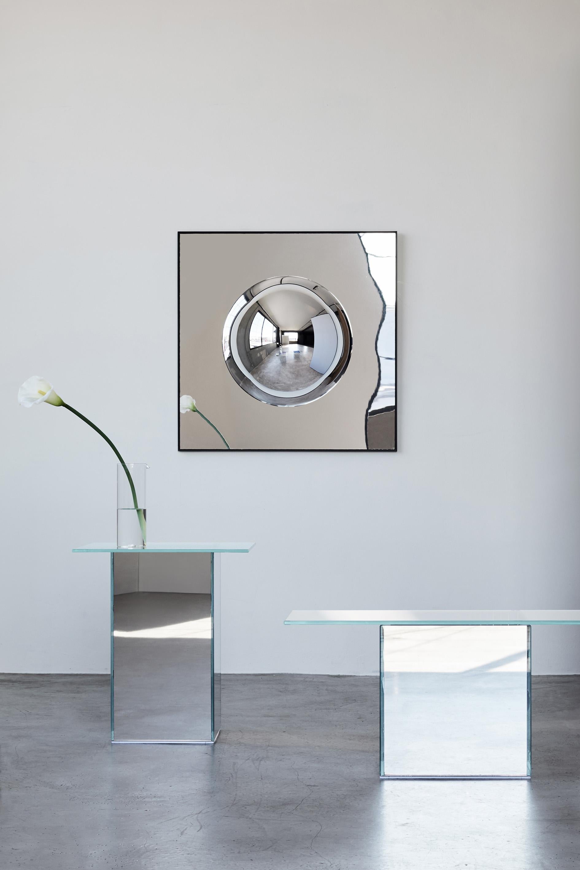 VIEW Glas spiegel akzent couchtisch von Caroline Chao im Zustand „Neu“ im Angebot in New York, NY