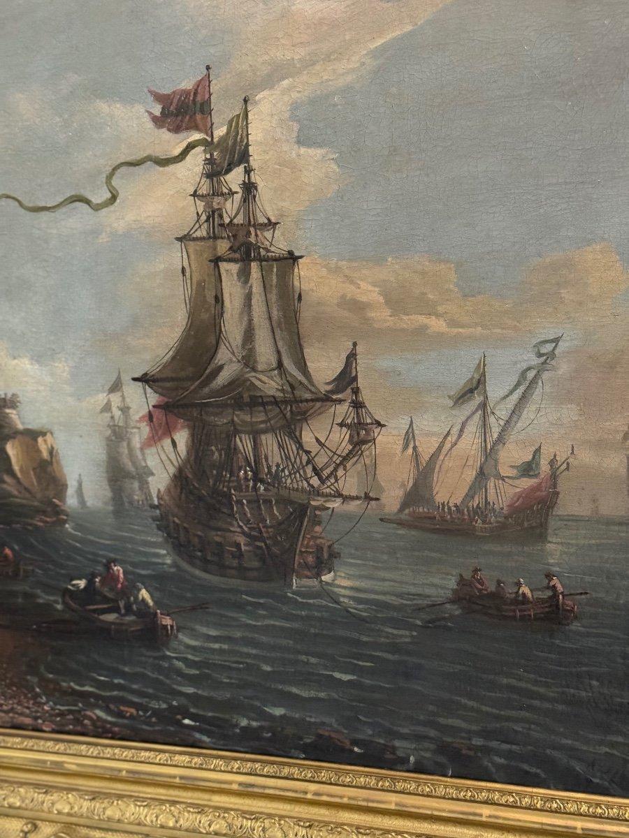 Toile Vue d'un port animé Huile sur toile et cadre, XVIIIe siècle en vente