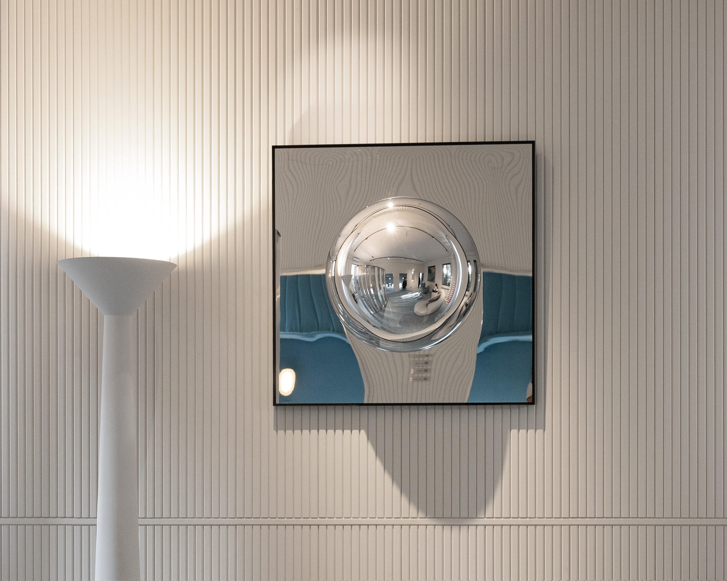 Aluminium VOIR le miroir mural convexe Orb de Caroline Chao en vente