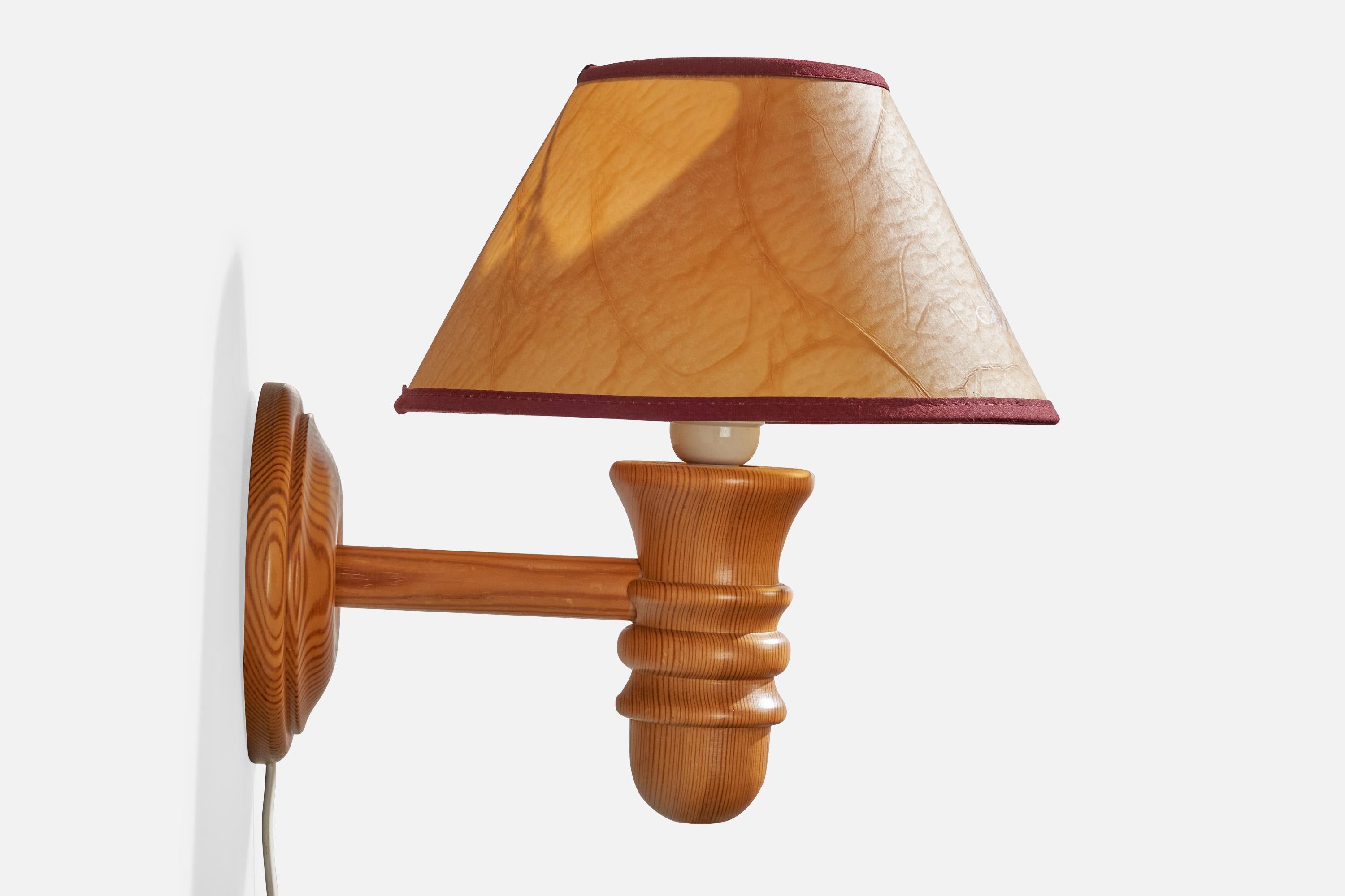 Vigan, Wall Lights, Kiefer, Pergament, Schweden, 1970er (Ende des 20. Jahrhunderts) im Angebot
