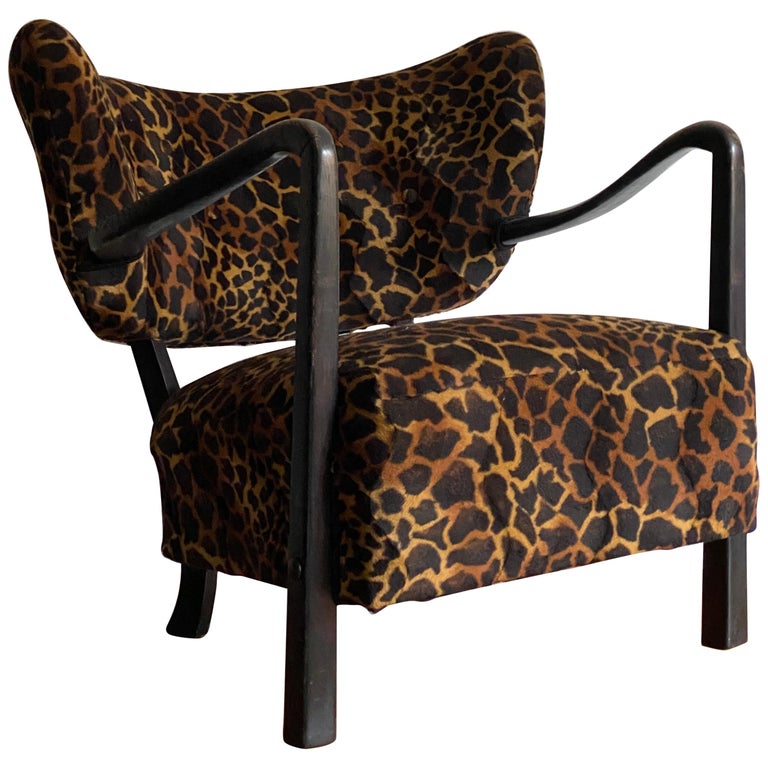 Viggo Boesen ‘Attributed’ Lounge Chair, Dark Stained Beech, Fabric, 1940s