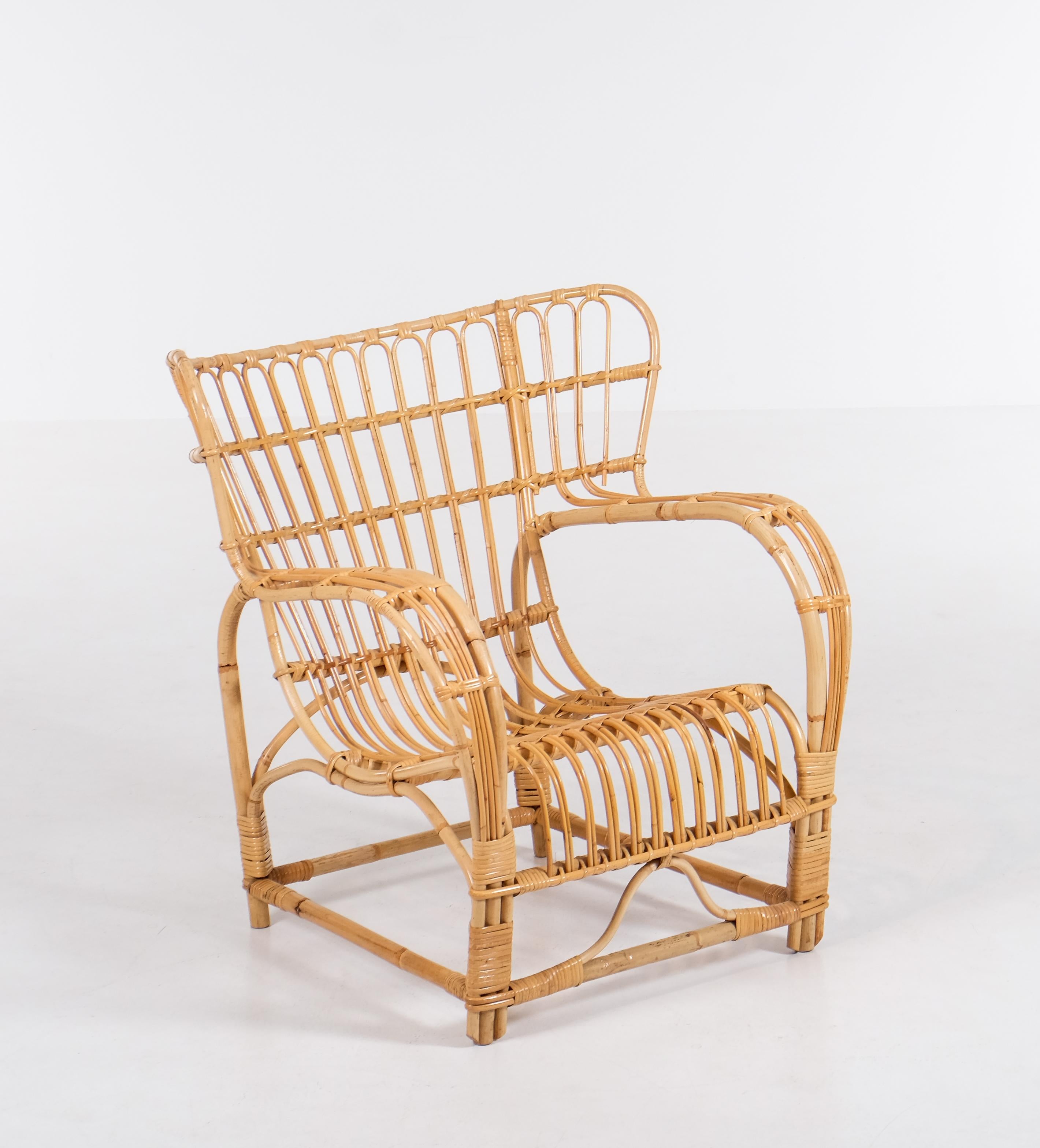 Rattan und Schilfrohr. Guter Zustand, geringe Gebrauchsspuren.