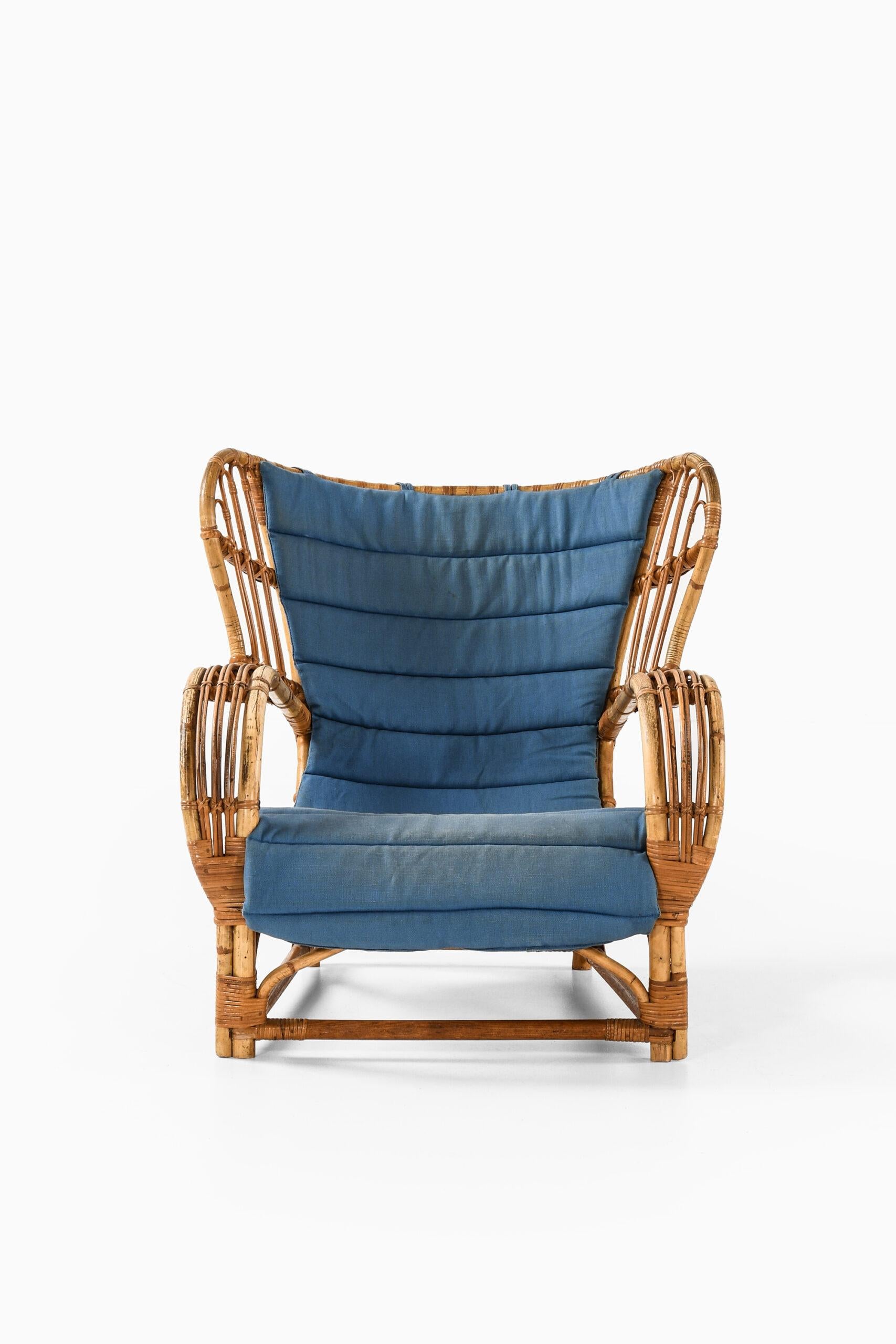 Rare easy chair designed by Viggo Boesen. Produced by R. Wengler in Denmark.