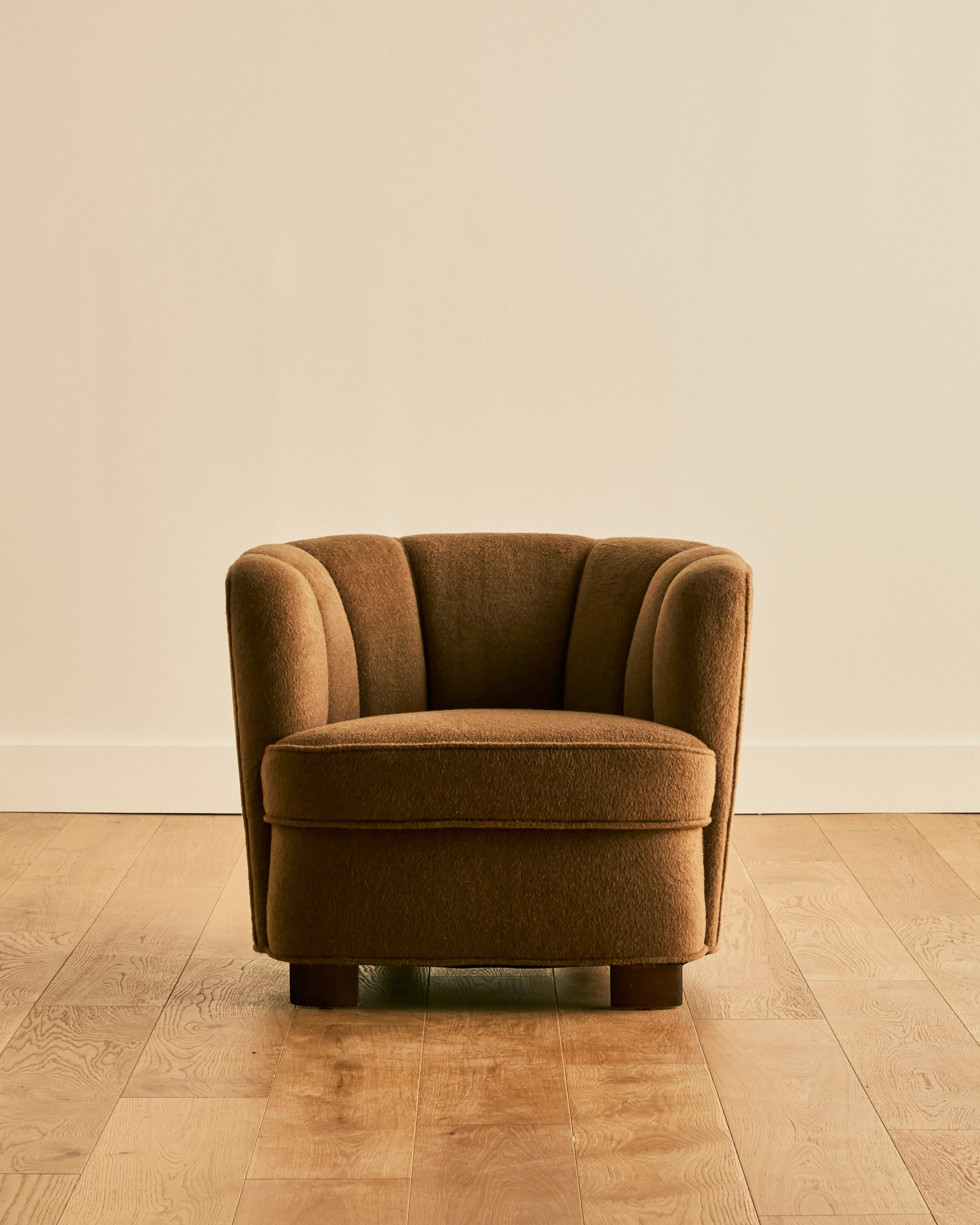 Viggo Boesen für Slagelse Alpaca Dänischer Loungesessel, neu gepolstert. 