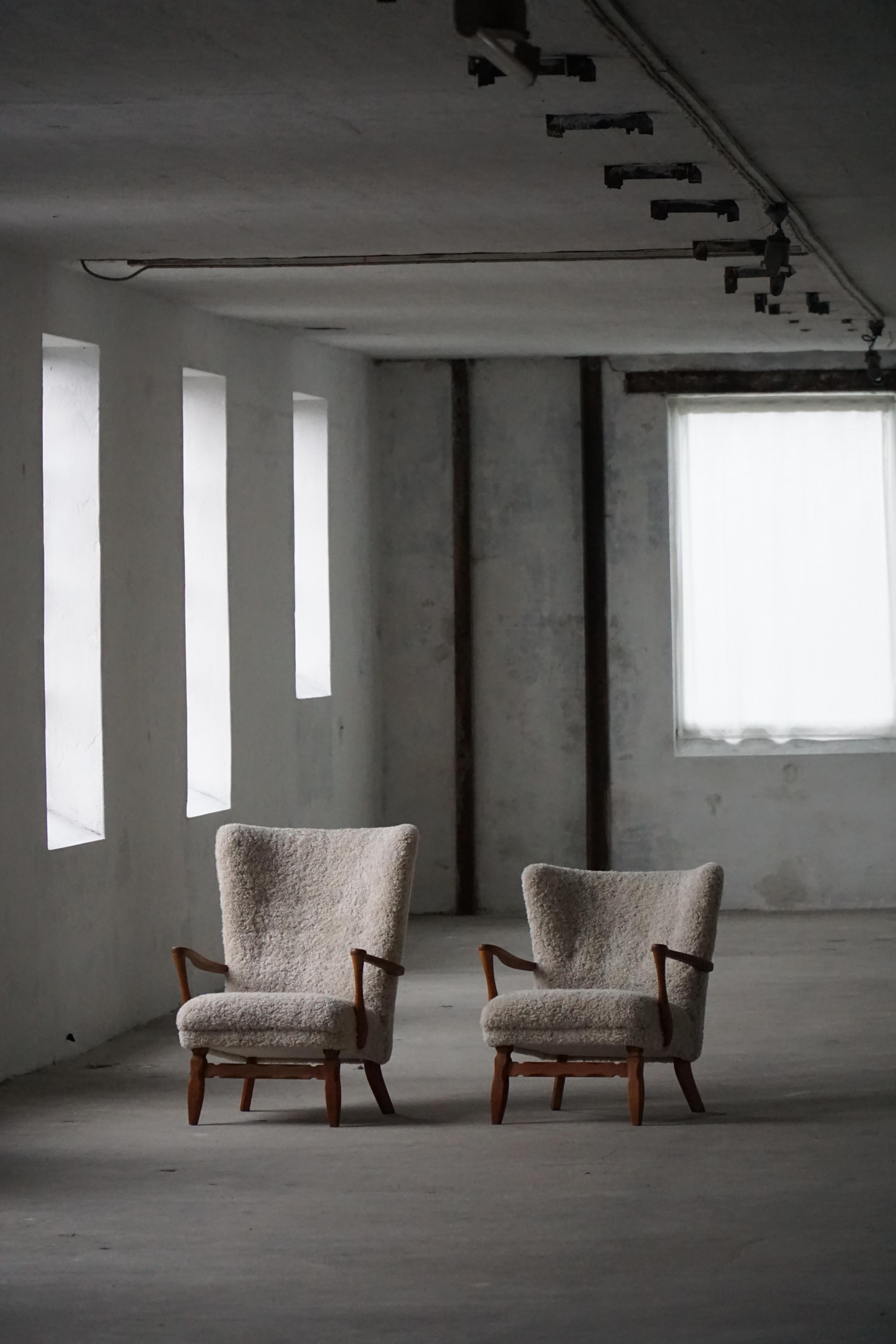 Viggo Boesen, Hochlehnstuhl aus Eiche und Lammfell, Dänische Moderne, 1950er Jahre im Angebot 1