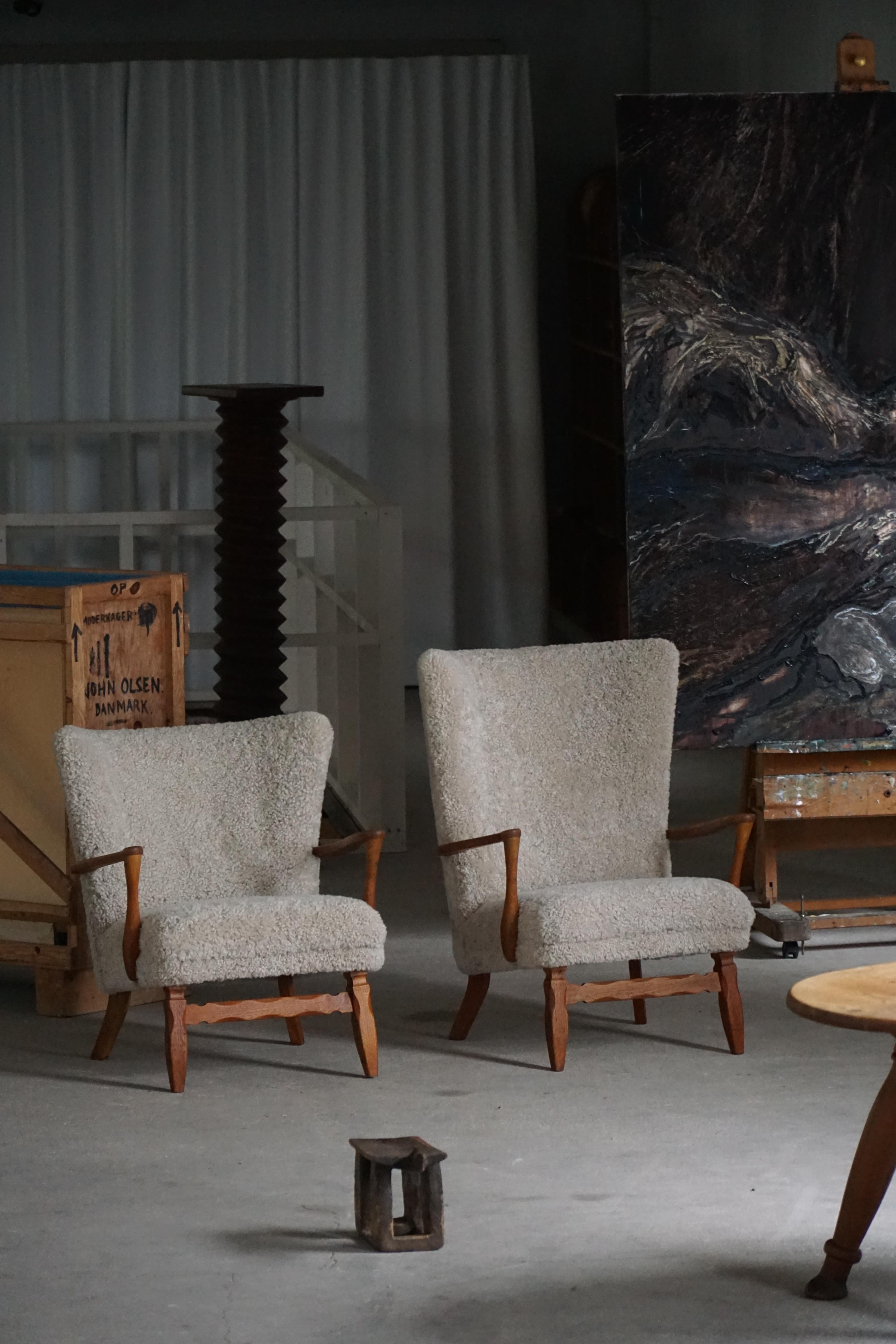 Viggo Boesen, Silla de salón en madera de roble y lana de cordero Shearling, estilo moderno danés, años 50 Moderno de mediados de siglo en venta