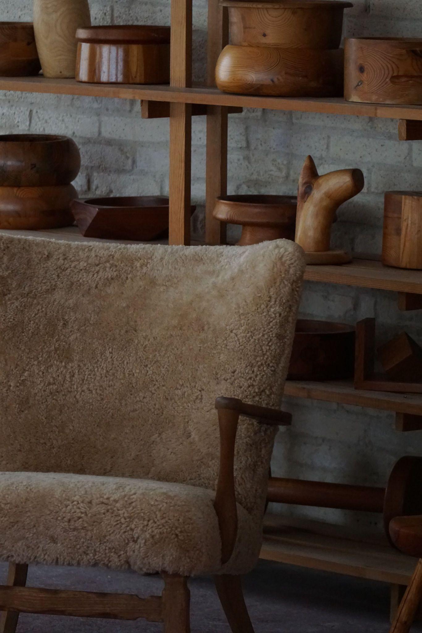 Viggo Boesen, Lounge Chair in Oak & Shearling Lambswool, Danish Modern, 1950s In Good Condition In Odense, DK