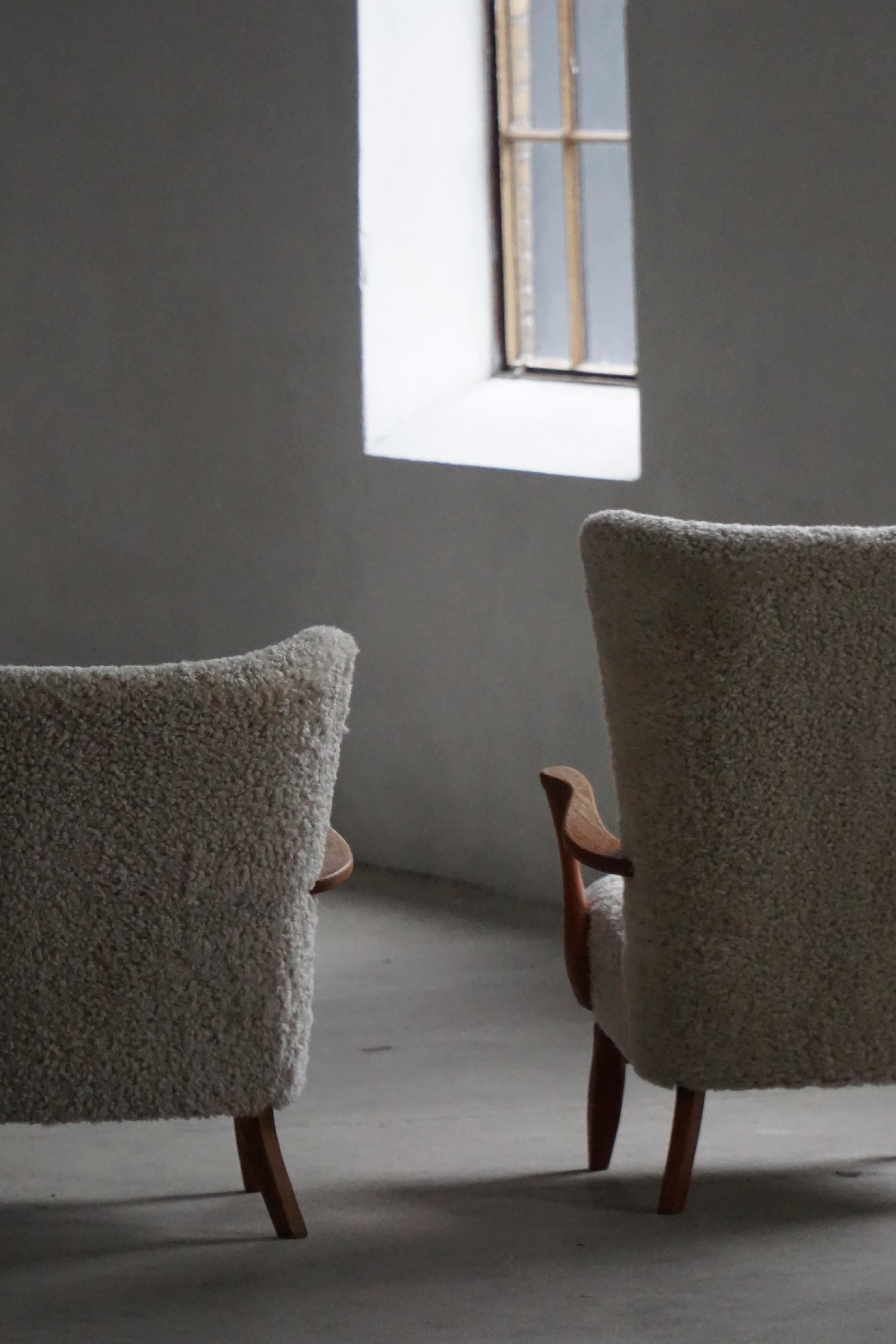 Viggo Boesen, Silla de salón en madera de roble y lana de cordero Shearling, estilo moderno danés, años 50 en venta 2