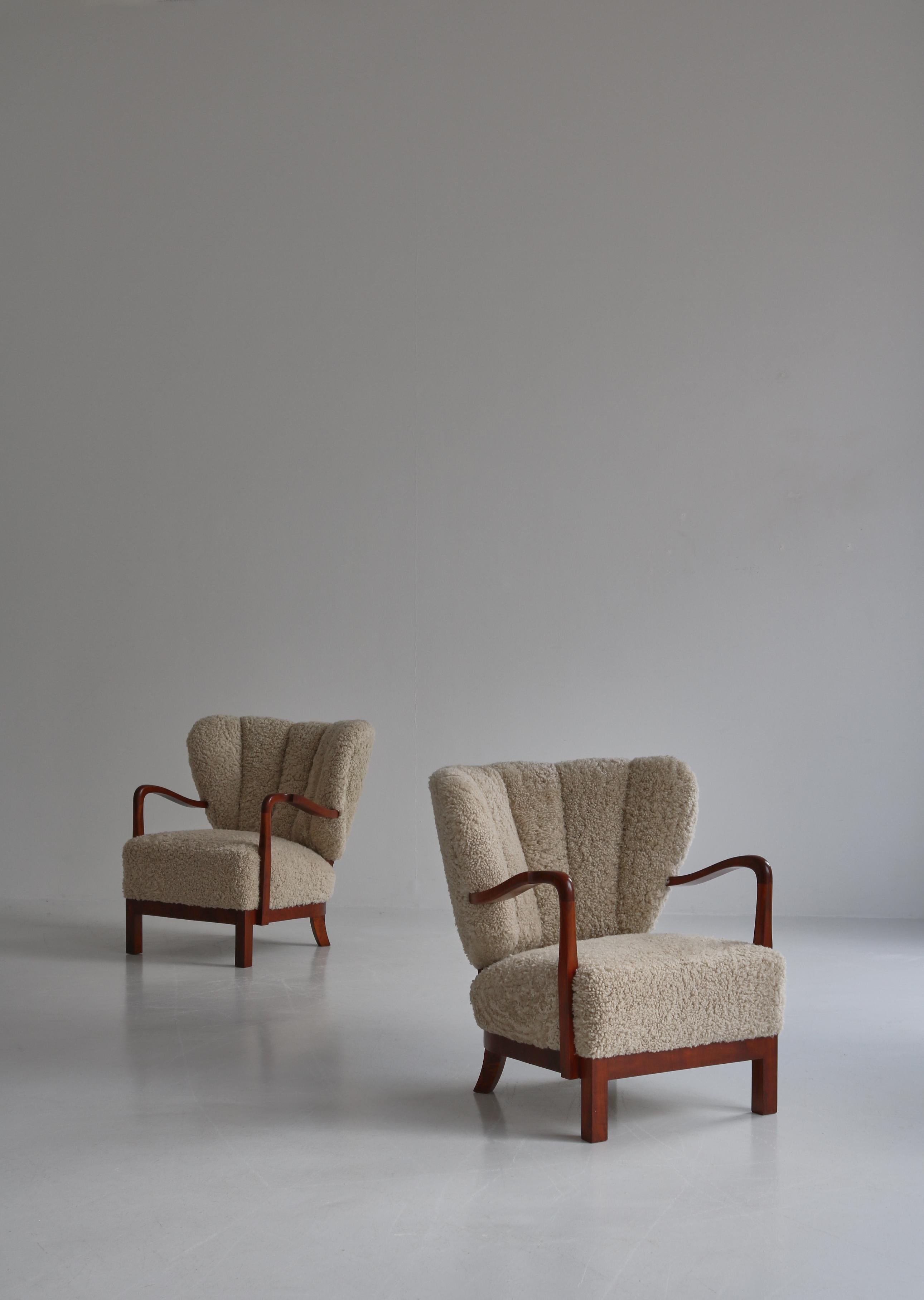 Viggo Boesen Lounge Chairs in Nutwood and Sheepskin, 1930s Danish Modern For Sale 14