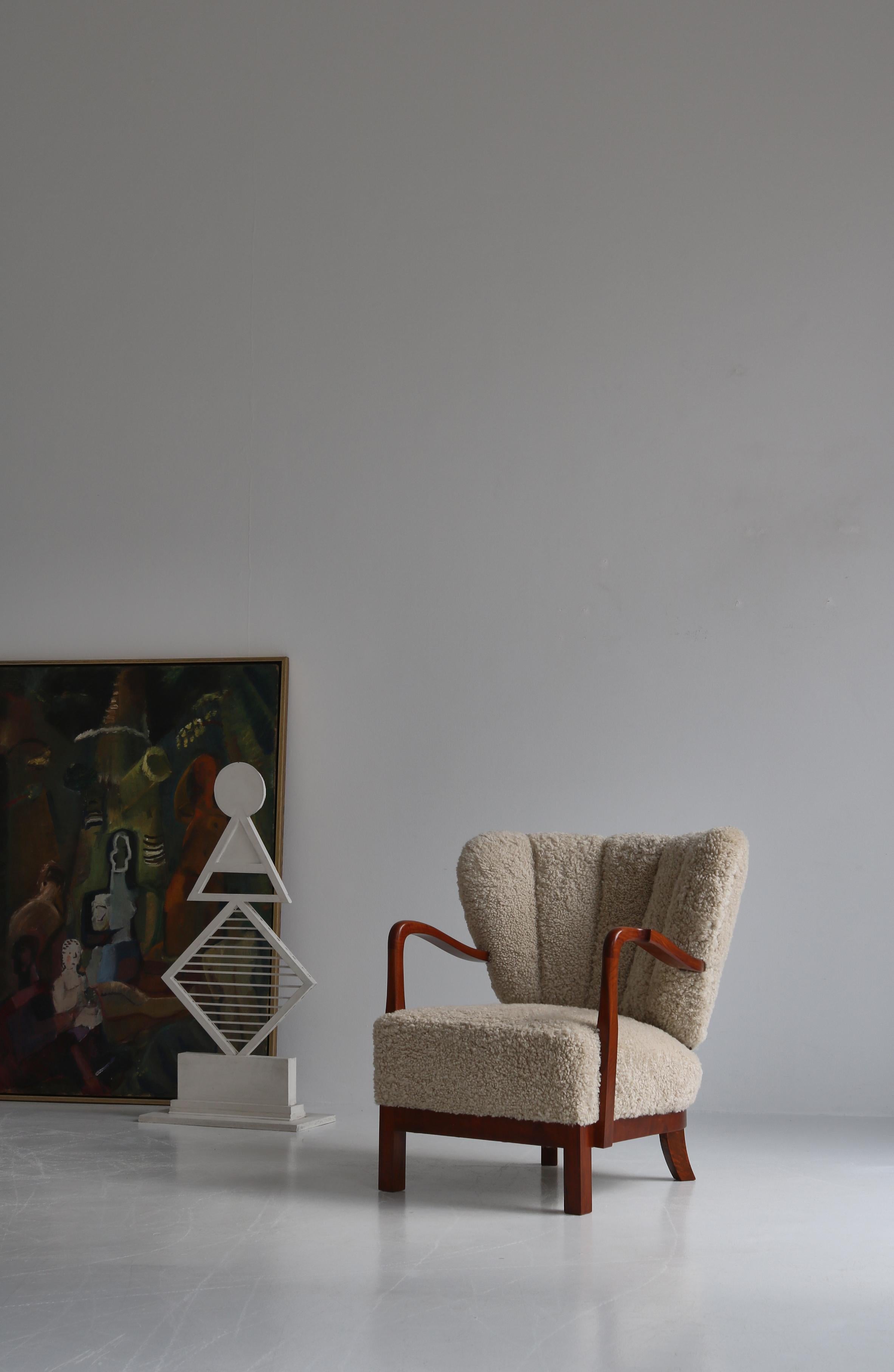 Viggo Boesen Lounge Chairs in Nutwood and Sheepskin, 1930s Danish Modern For Sale 15