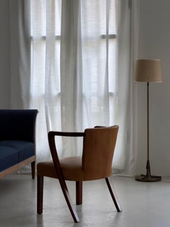 Rare fauteuil attribué à Viggo Boesen par Slagelse Møbelværk. Danemark années 1940.