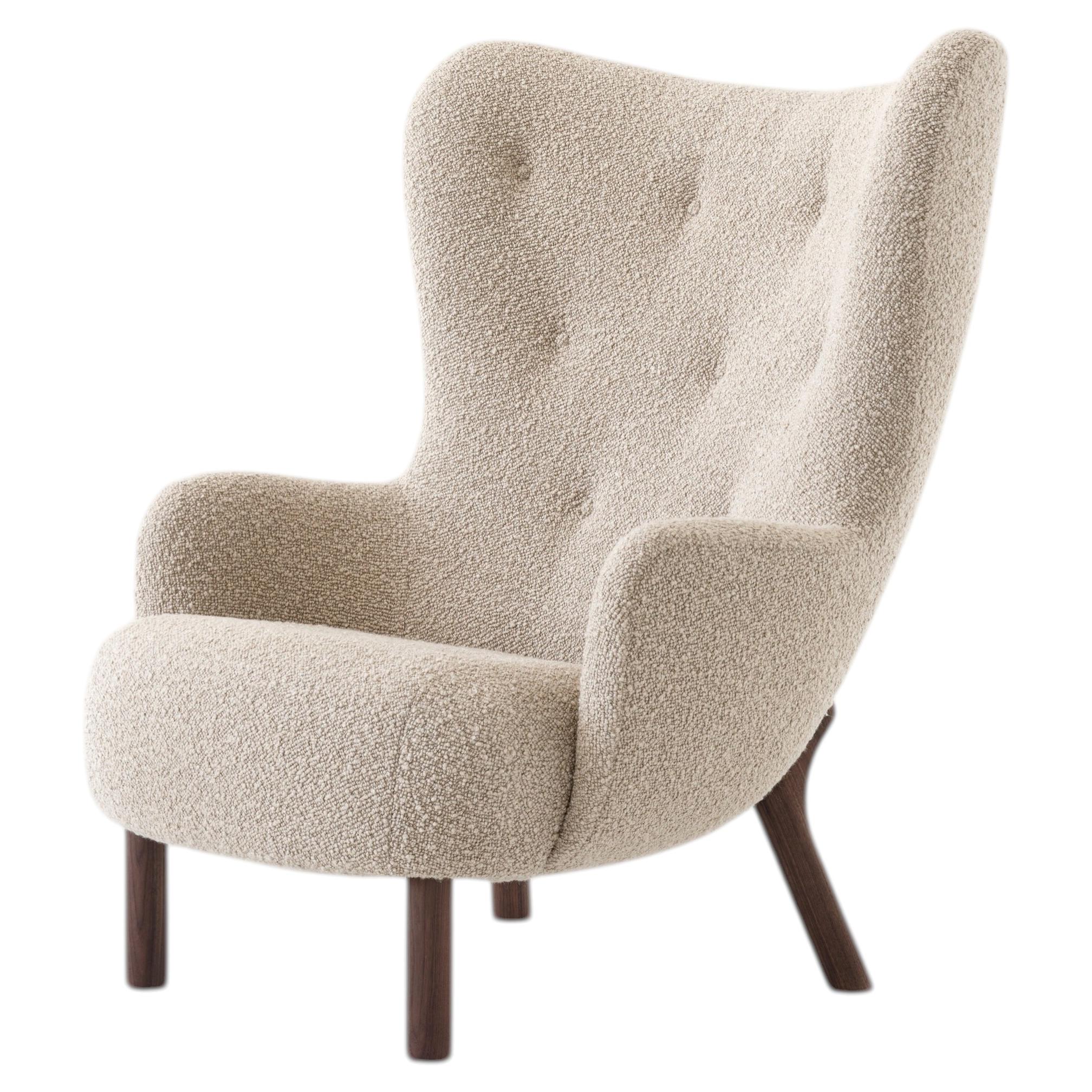 Sillón Petra de Viggo Boesen en nogal y tejido Dedar/Karakorum 003 para &T