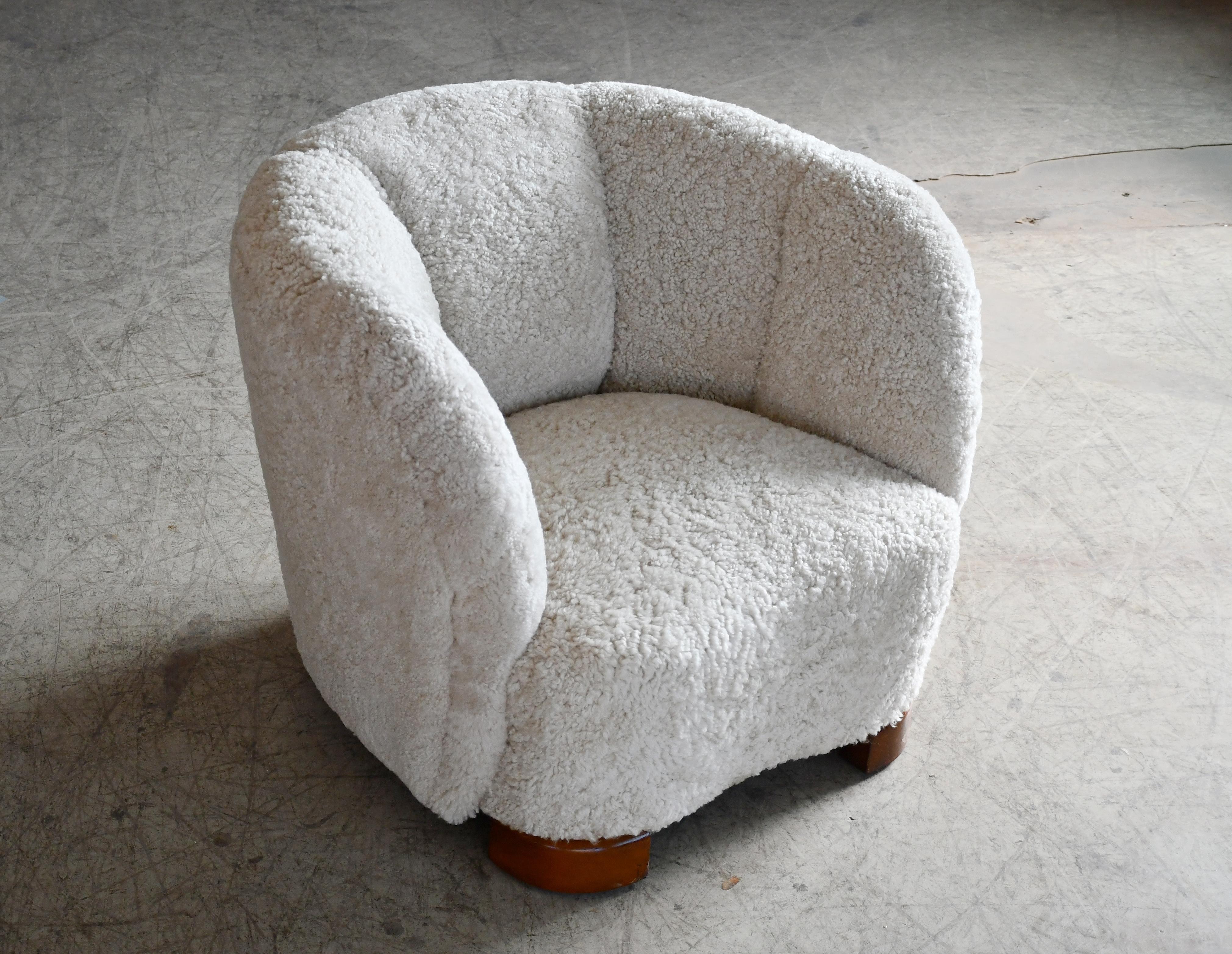 Viggo Boesen Style 1940s Danish Low Club or Lounge Chair in Pearl Sheepskin In Excellent Condition For Sale In Bridgeport, CT
