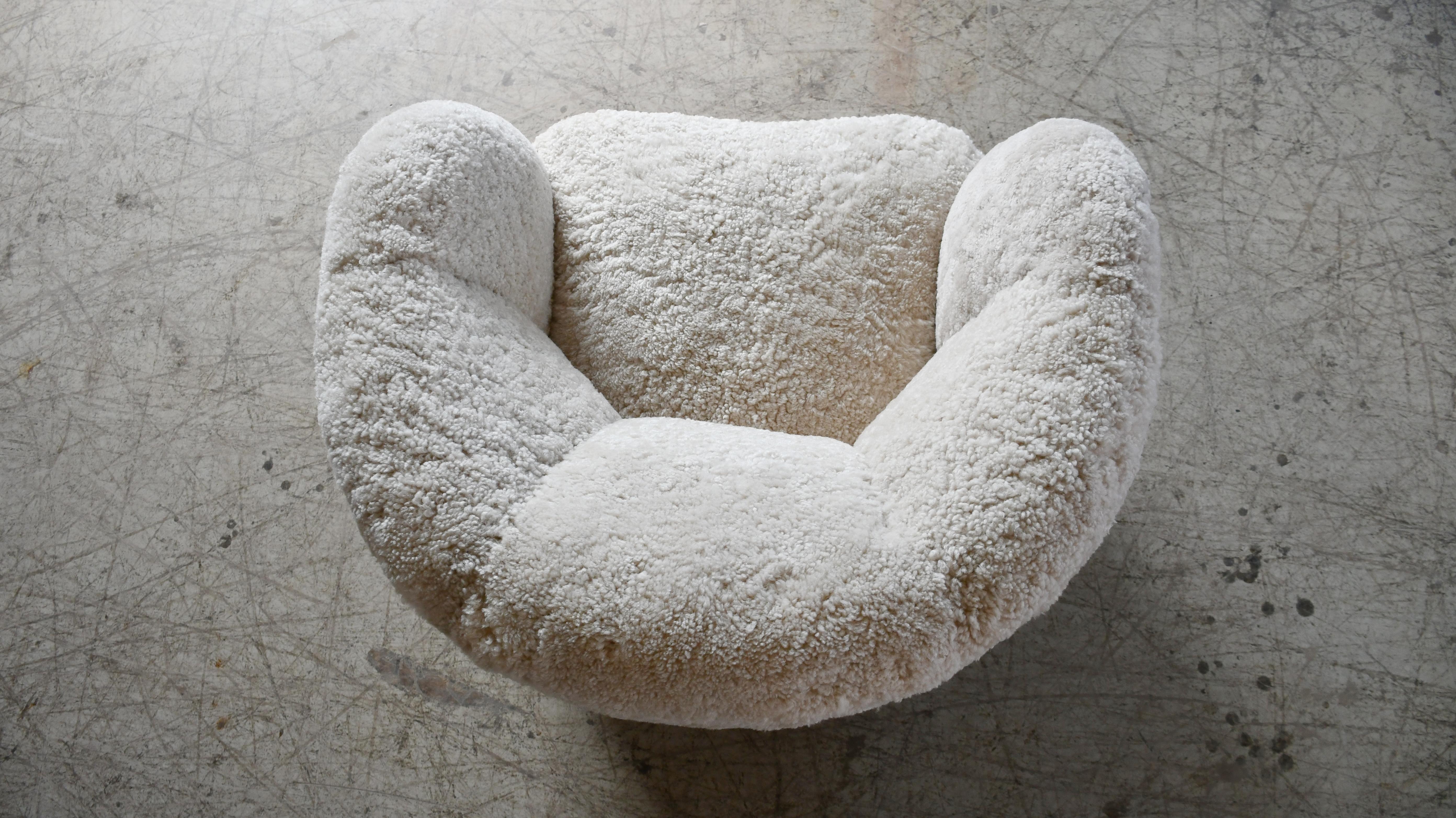 Viggo Boesen Style 1940s Danish Low Club or Lounge Chair in Pearl Sheepskin For Sale 3