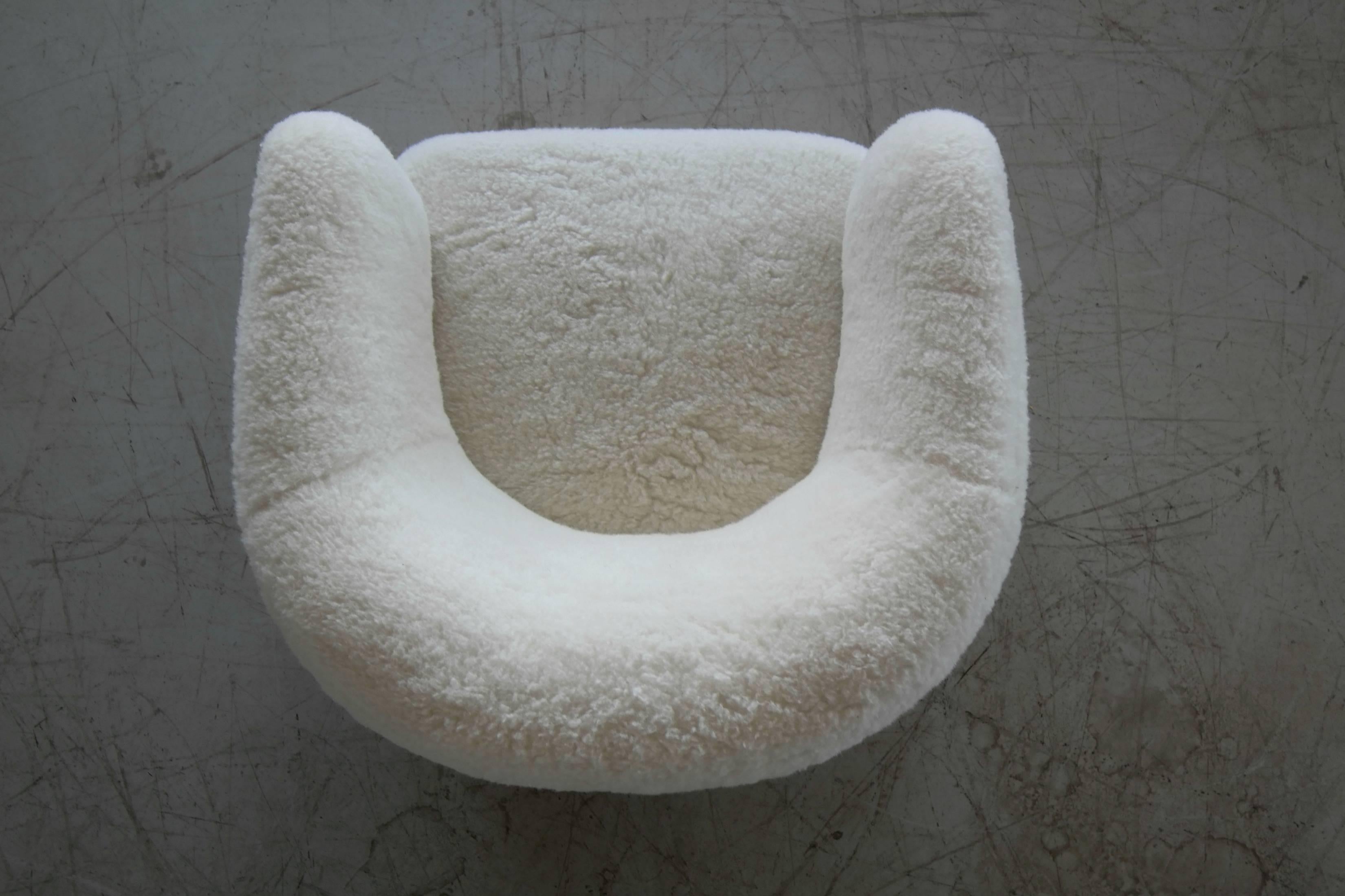 Viggo Boesen Style Lounge Chair Covered in Lambswool by Slagelse Mobelvaerk In Excellent Condition In Bridgeport, CT