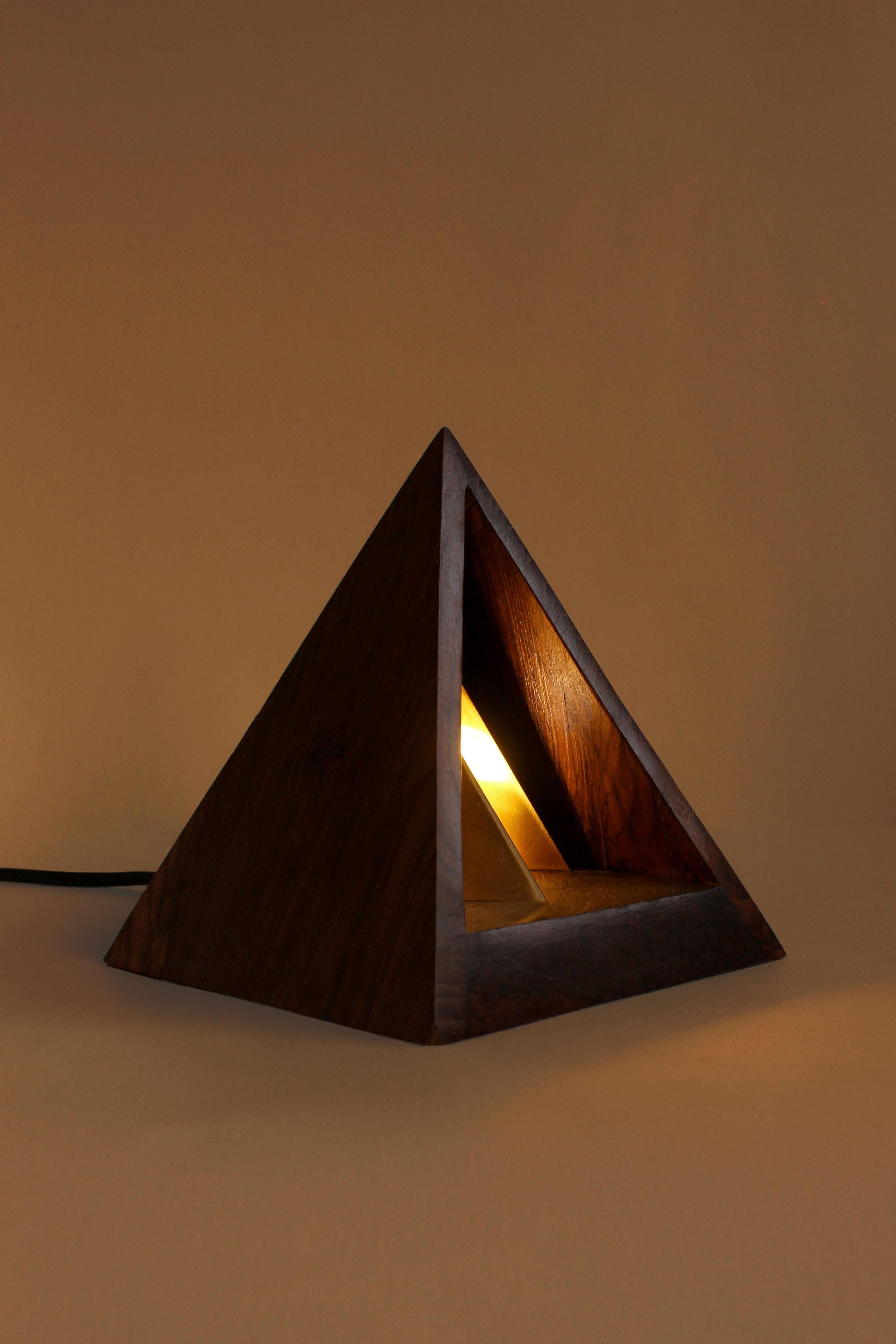 Vihaan Table Lamp by Studio Indigene In New Condition For Sale In Geneve, CH
