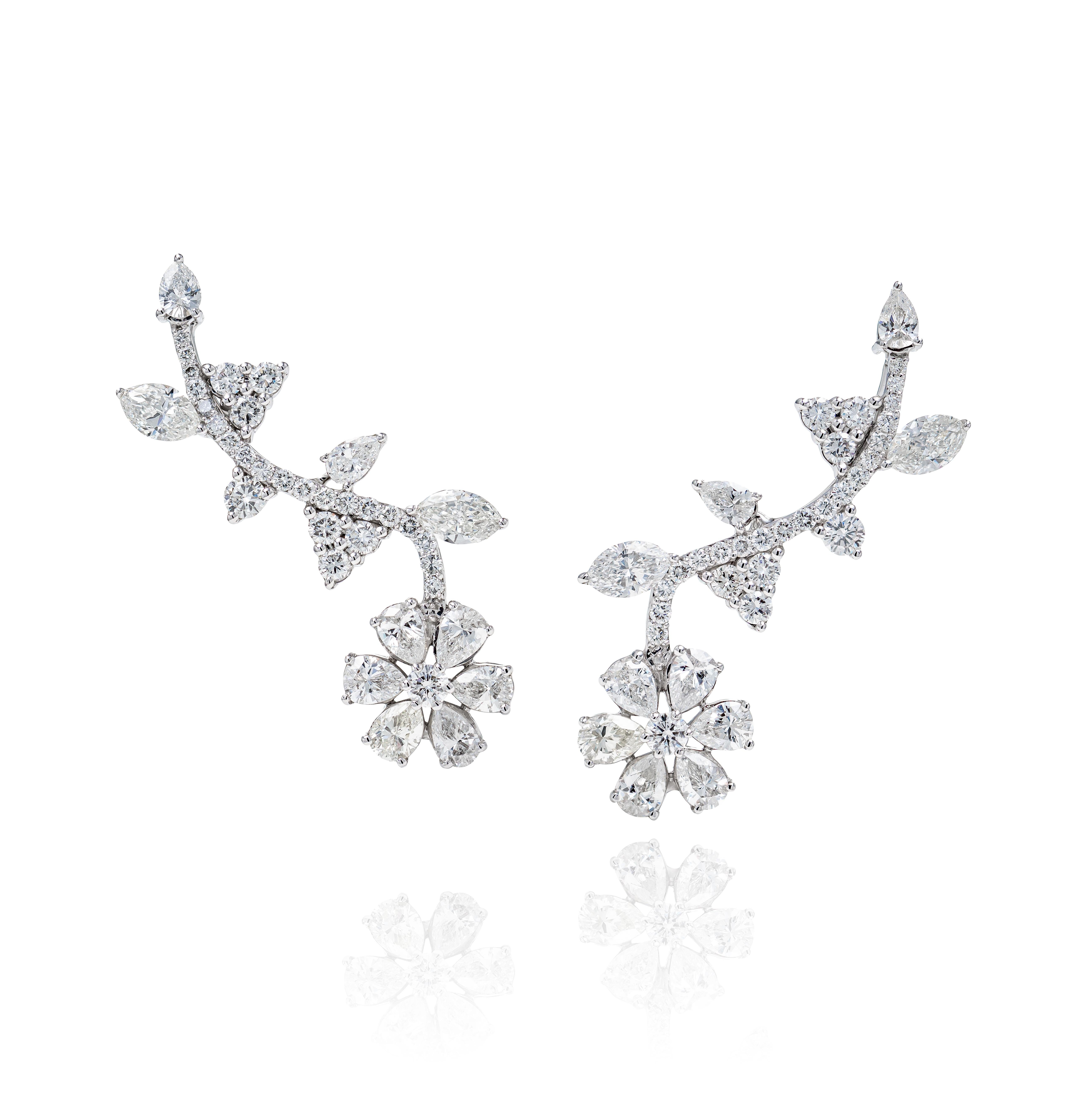 Contemporary 5.27 Carat Floral Diamond Leaf Earrings in 18k White Gold For Sale