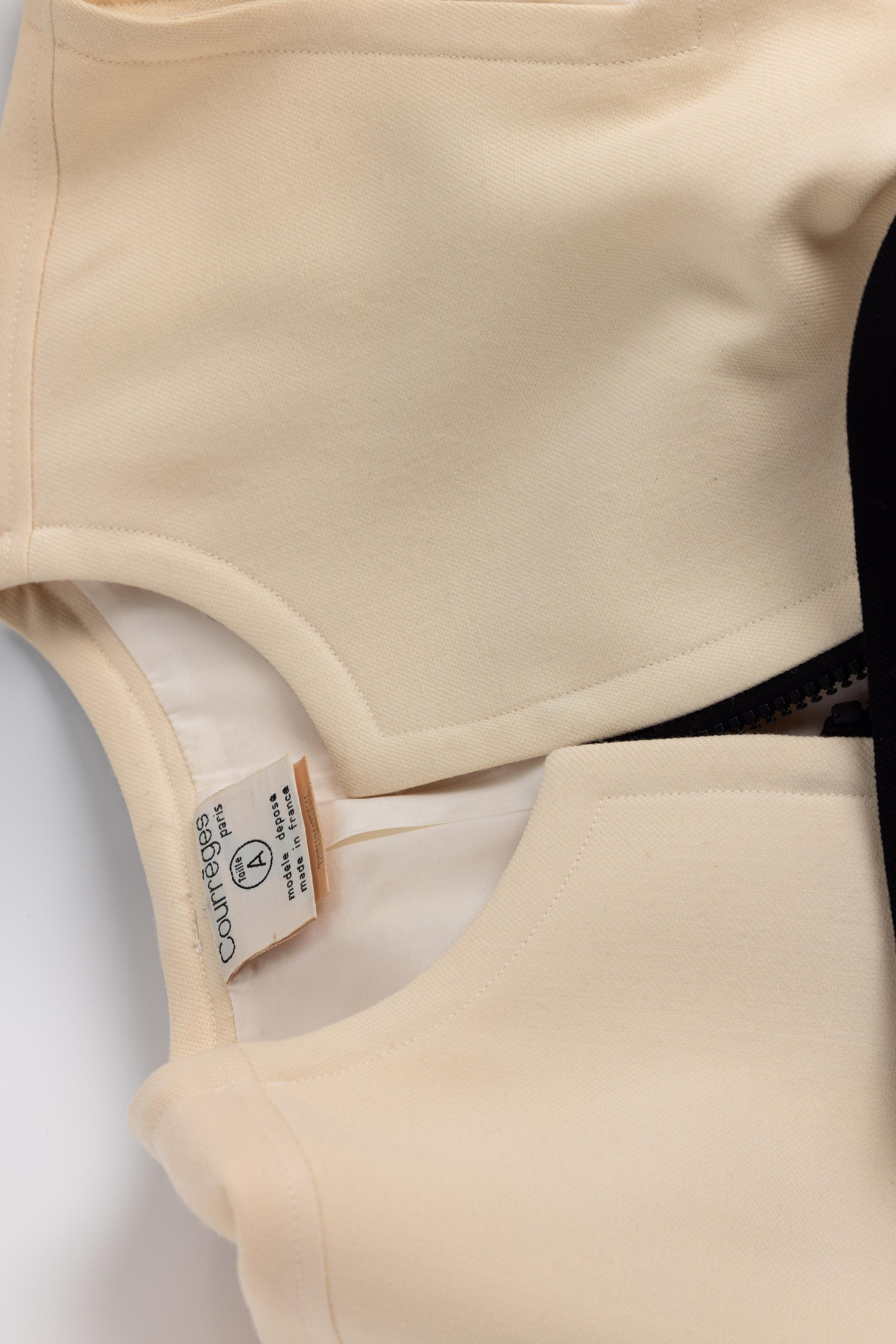 VIintage Courrèges Paris Ivory Wool Belted Jacket & Skirt For Sale 3