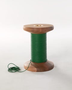 Mesa auxiliar Vik Muniz - Cuero artesanal, latón, madera FSC en 3 tonos