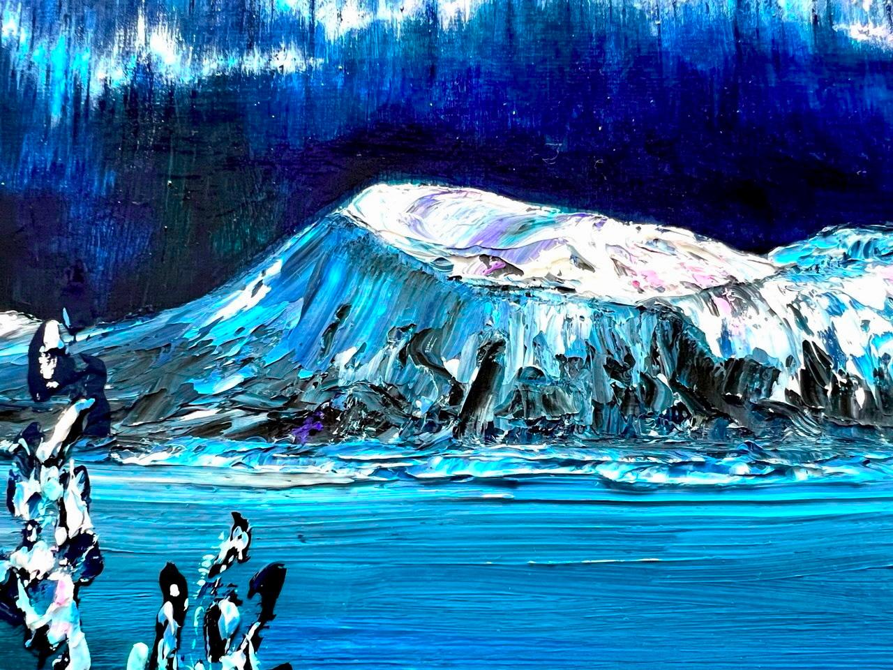  The painting depicts the mesmerizing northern lights enveloping the mountain landscape. The silhouette of the mountain stands out clearly against the dark sky, decorated with shimmering turquoise, green, pink and blue colors of the northern lights.