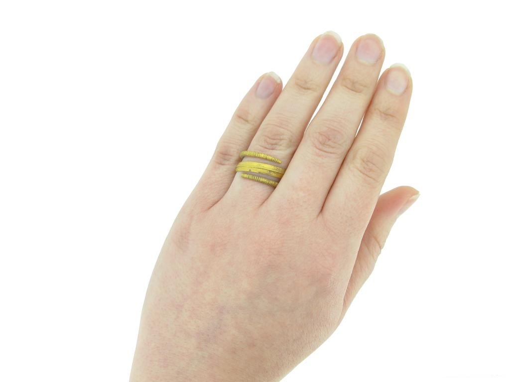 Women's or Men's Viking gold coiled ring, circa 9th-11th century AD. For Sale