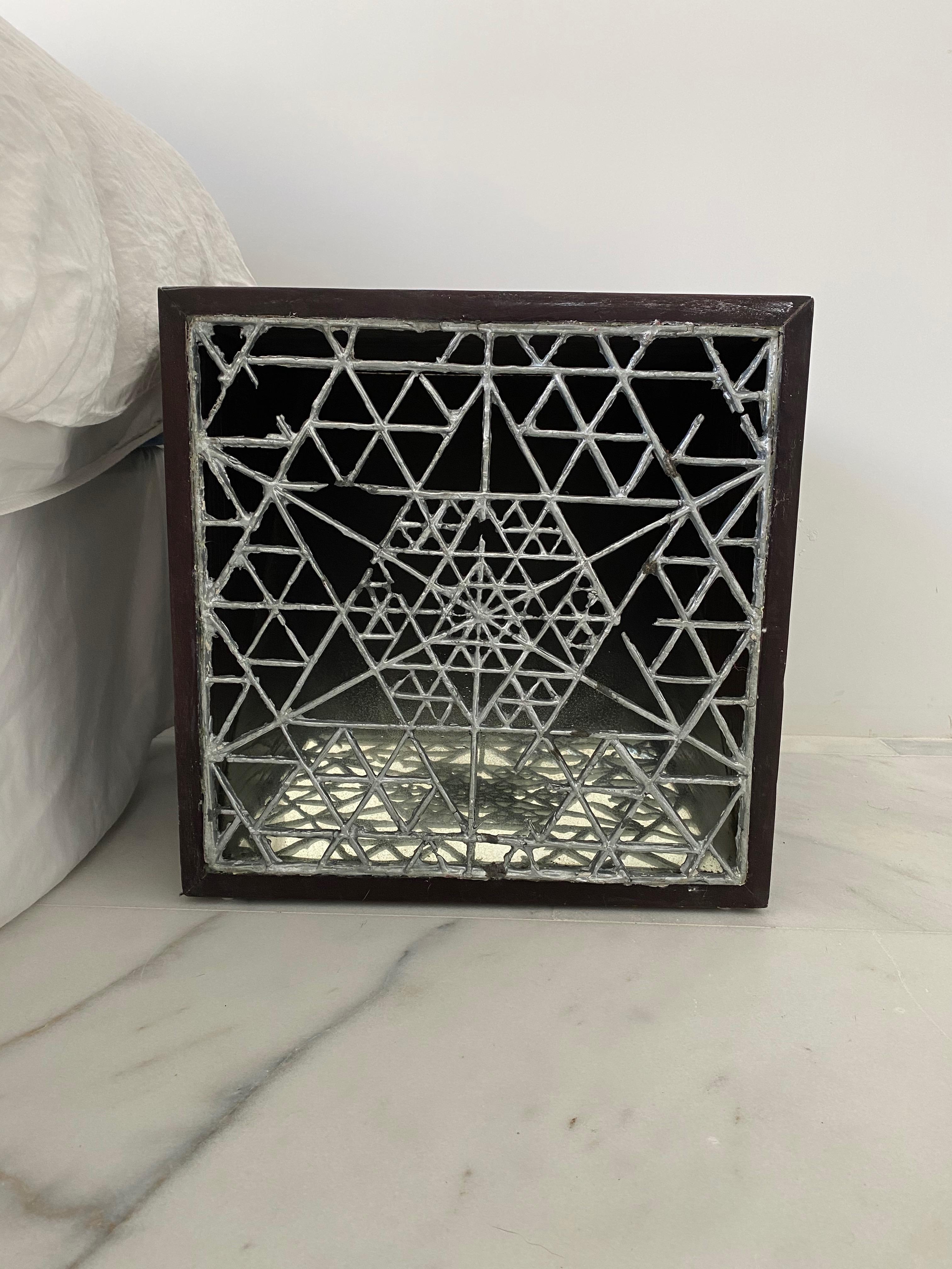 Américain Table d'appoint géométrique Viking unique en son genre en vente