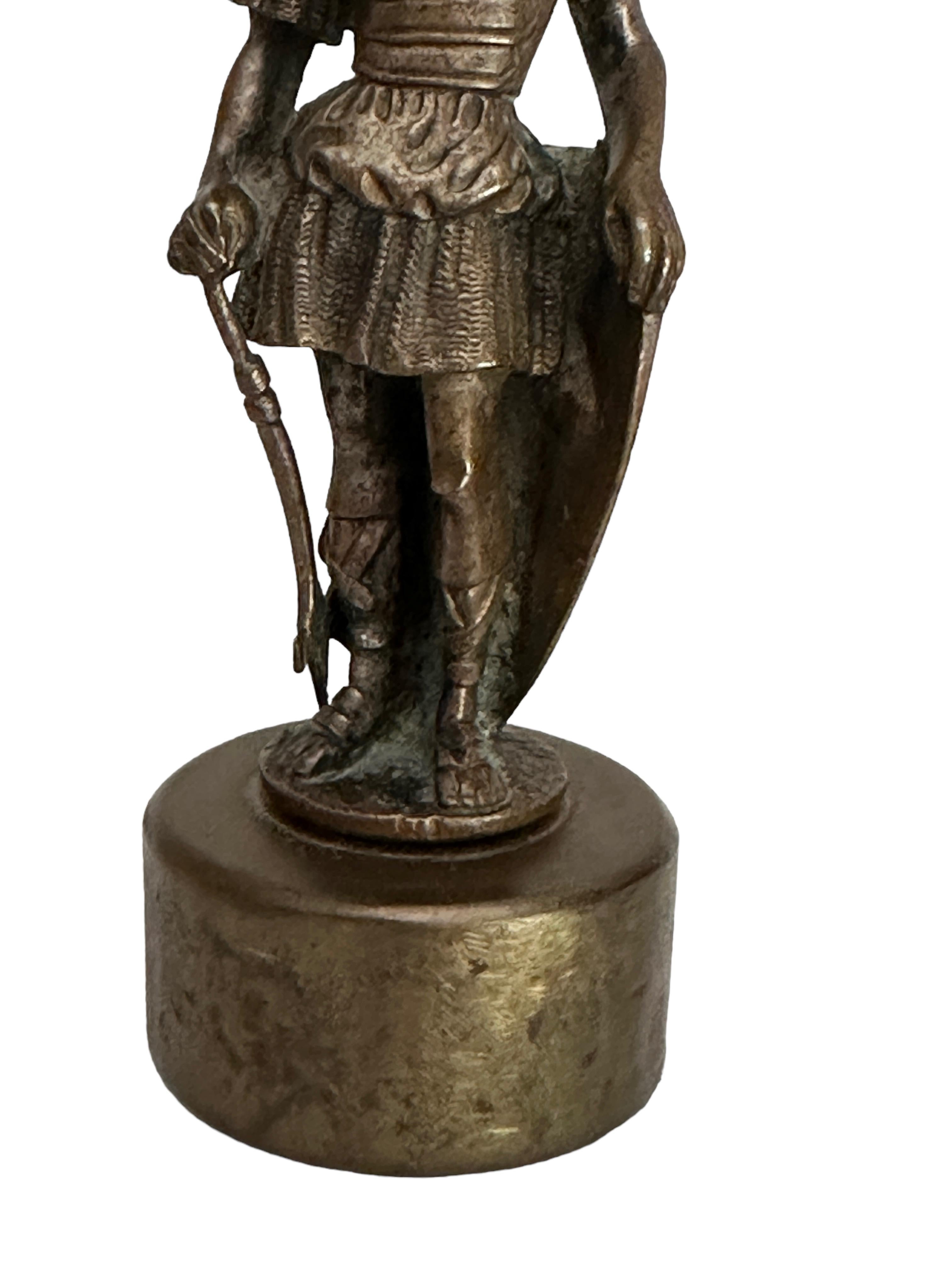 Deko-Statue-Skulptur eines Viking-Soldaten aus Bronze, Wien, Österreich 1950er Jahre im Angebot 5