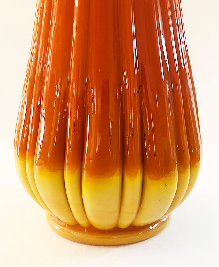 Viking Swung Orange Glass Vase Attributed to L.E. Smith, 1960s In Good Condition In Miami, FL