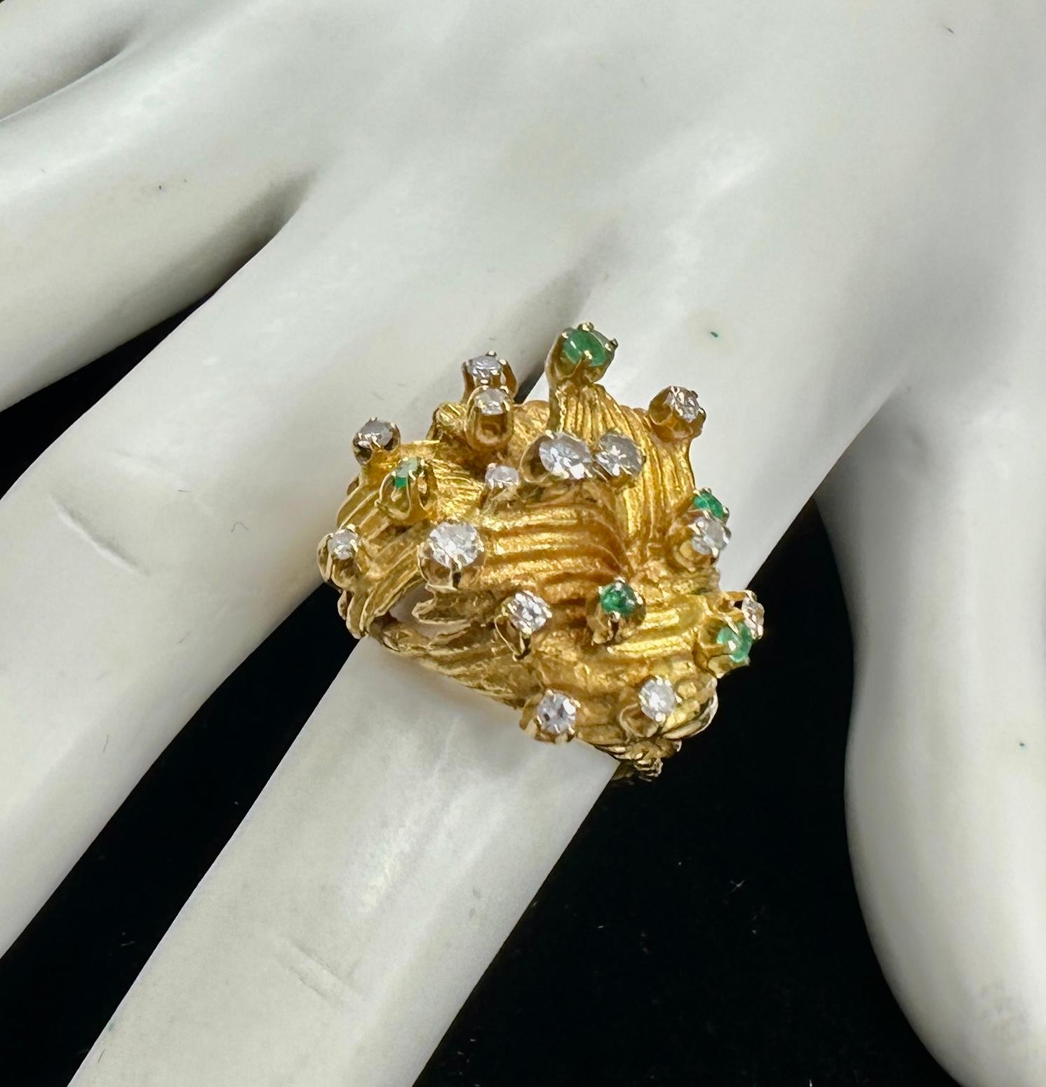 Vikki Carrs Estate Modernist Emerald Diamond Ring 18 Karat Gold Zertifikat Auth. im Zustand „Hervorragend“ im Angebot in New York, NY