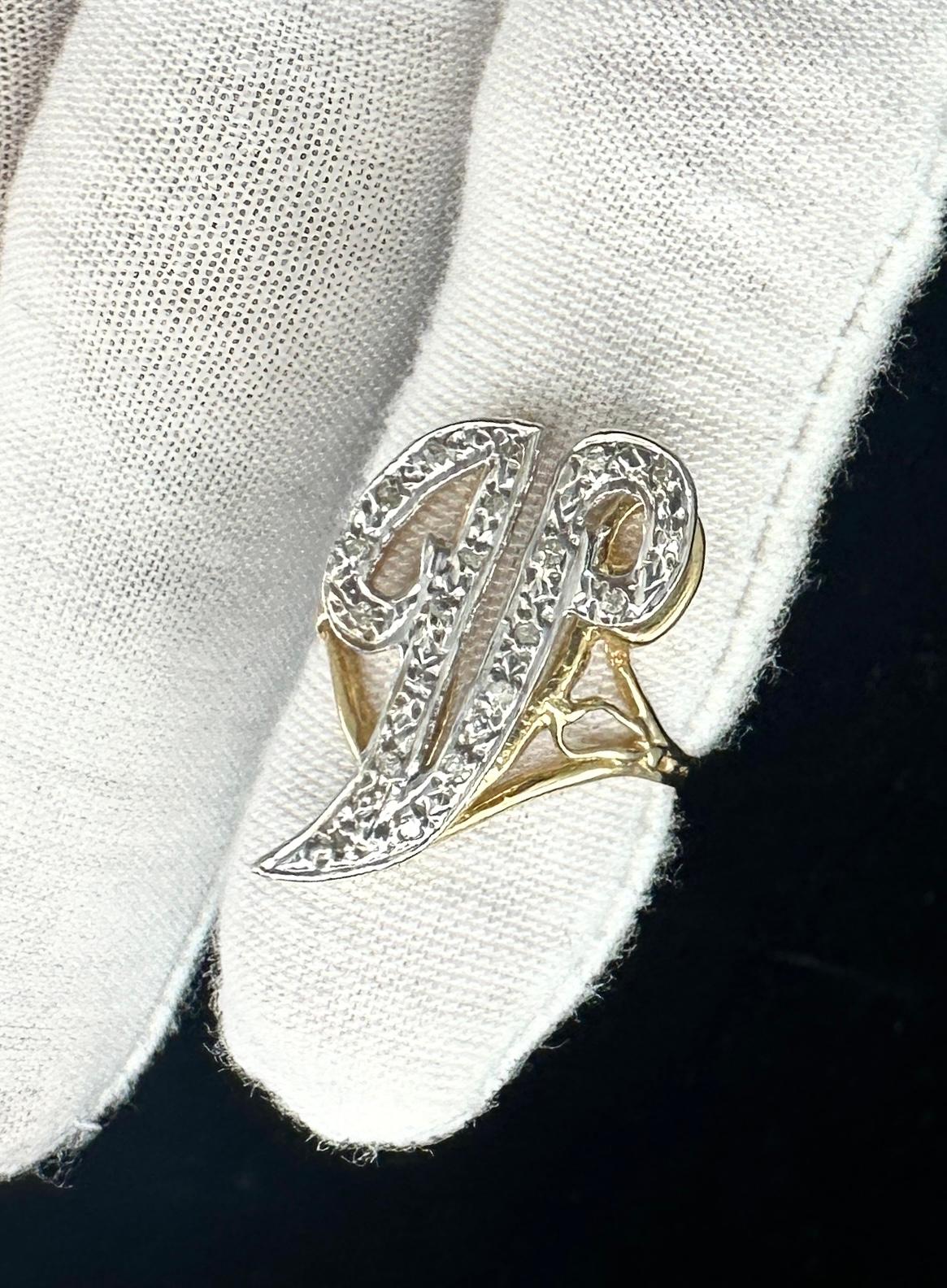 Vikki Carr Estate V Initial Diamond Ring 14 Karat Gold Certificate Authenticity For Sale 4