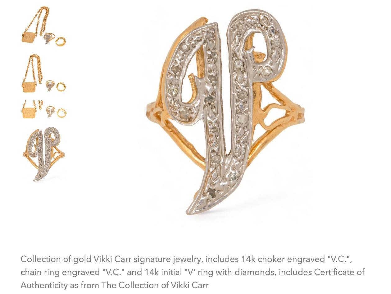 Vikki Carr Estate V Initial Diamond Ring 14 Karat Gold Certificate Authenticity In Excellent Condition For Sale In New York, NY