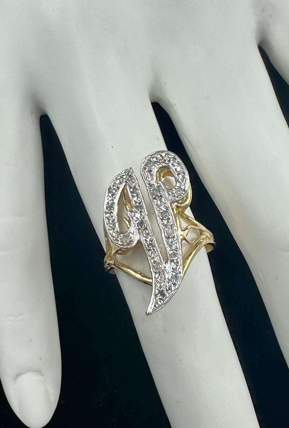 Vikki Carr Estate V Initial Diamond Ring 14 Karat Gold Certificate Authenticity For Sale 1