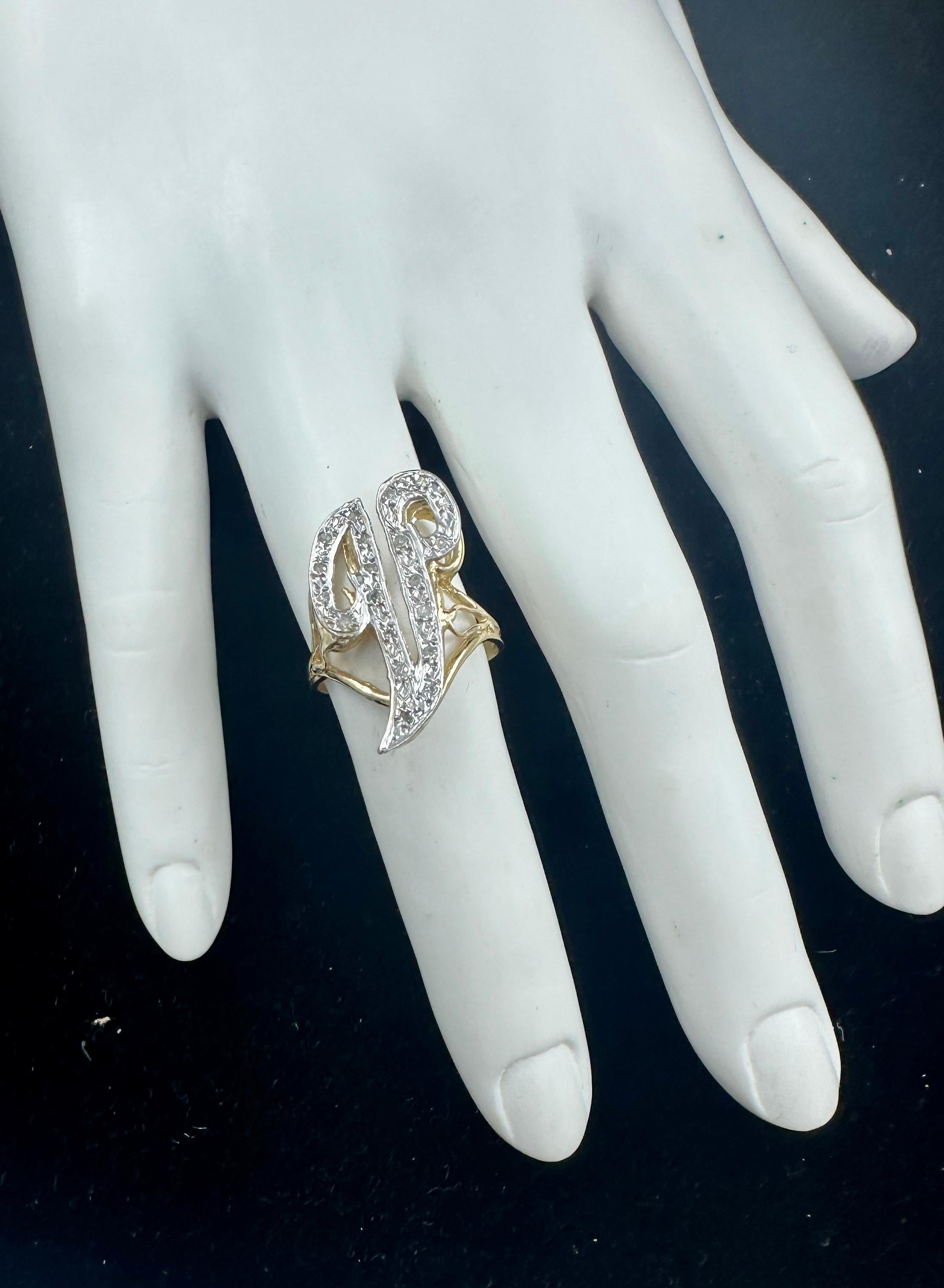 Vikki Carr Estate V Initial Diamond Ring 14 Karat Gold Certificate Authenticity For Sale 2
