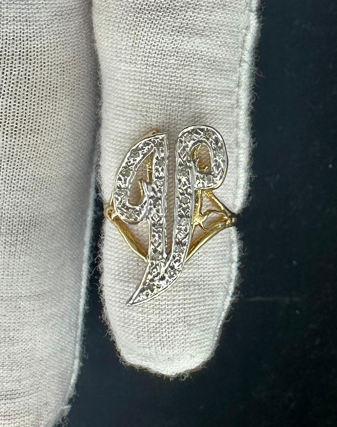 Vikki Carr Estate V Initial Diamond Ring 14 Karat Gold Certificate Authenticity For Sale 3