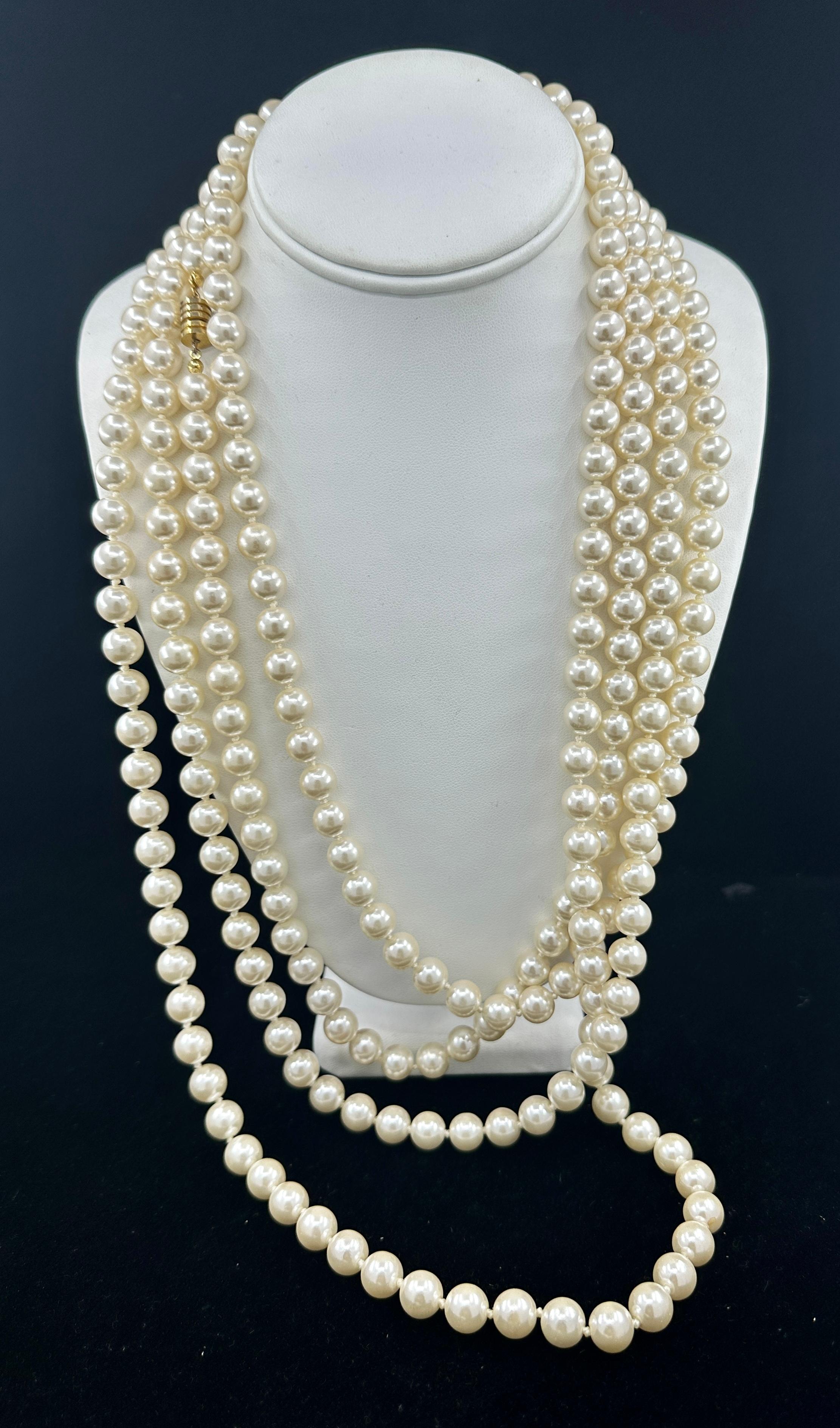 Bead Vikki Carr Pearl Necklace Worn With Elvis Presley at Tropicana With Photos 9ft. For Sale