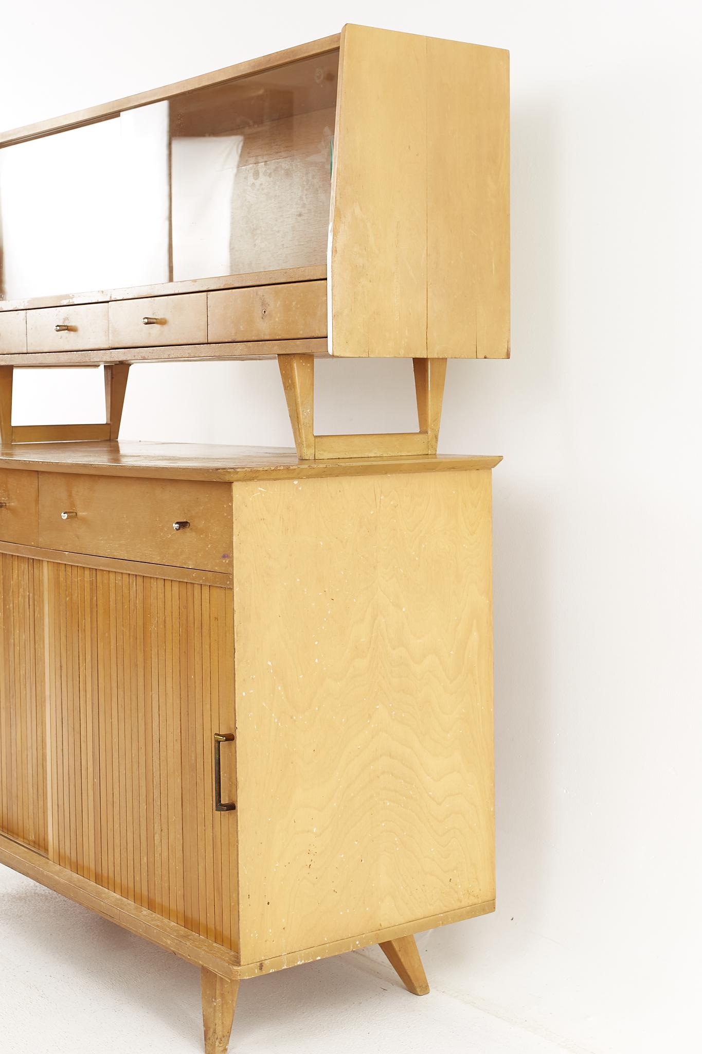 Viko Baumritter Mid Century Buffet and Hutch In Good Condition In Countryside, IL