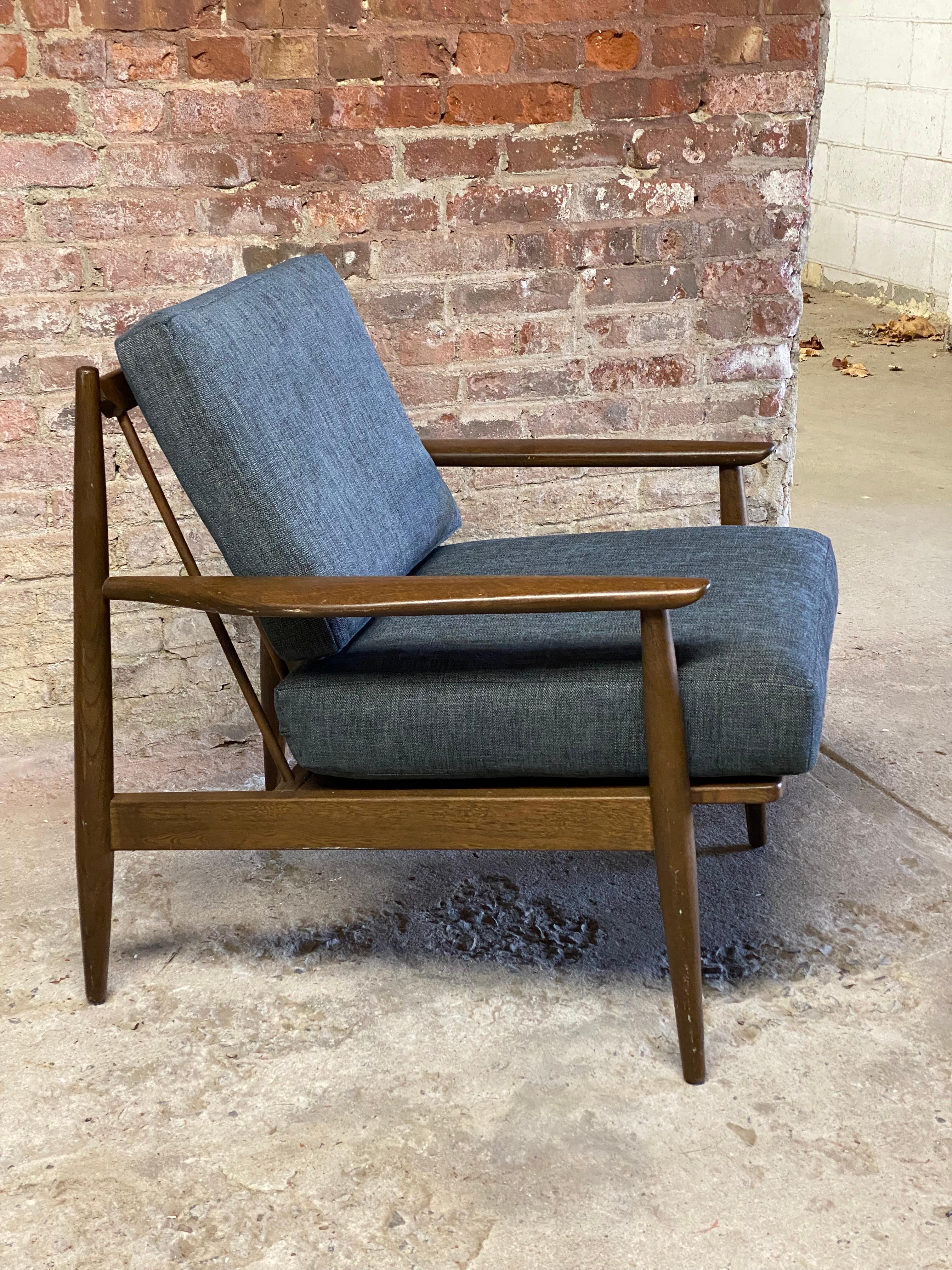 Viko Baumritter flat paddle arm spindle back Mid-Century Modern armchair. subtle design features include the contoured flat paddle arm, angular spindle back, and the nicely shaped and tapered dowel legs. Freshly upholstered a Nanolux gray fabric and