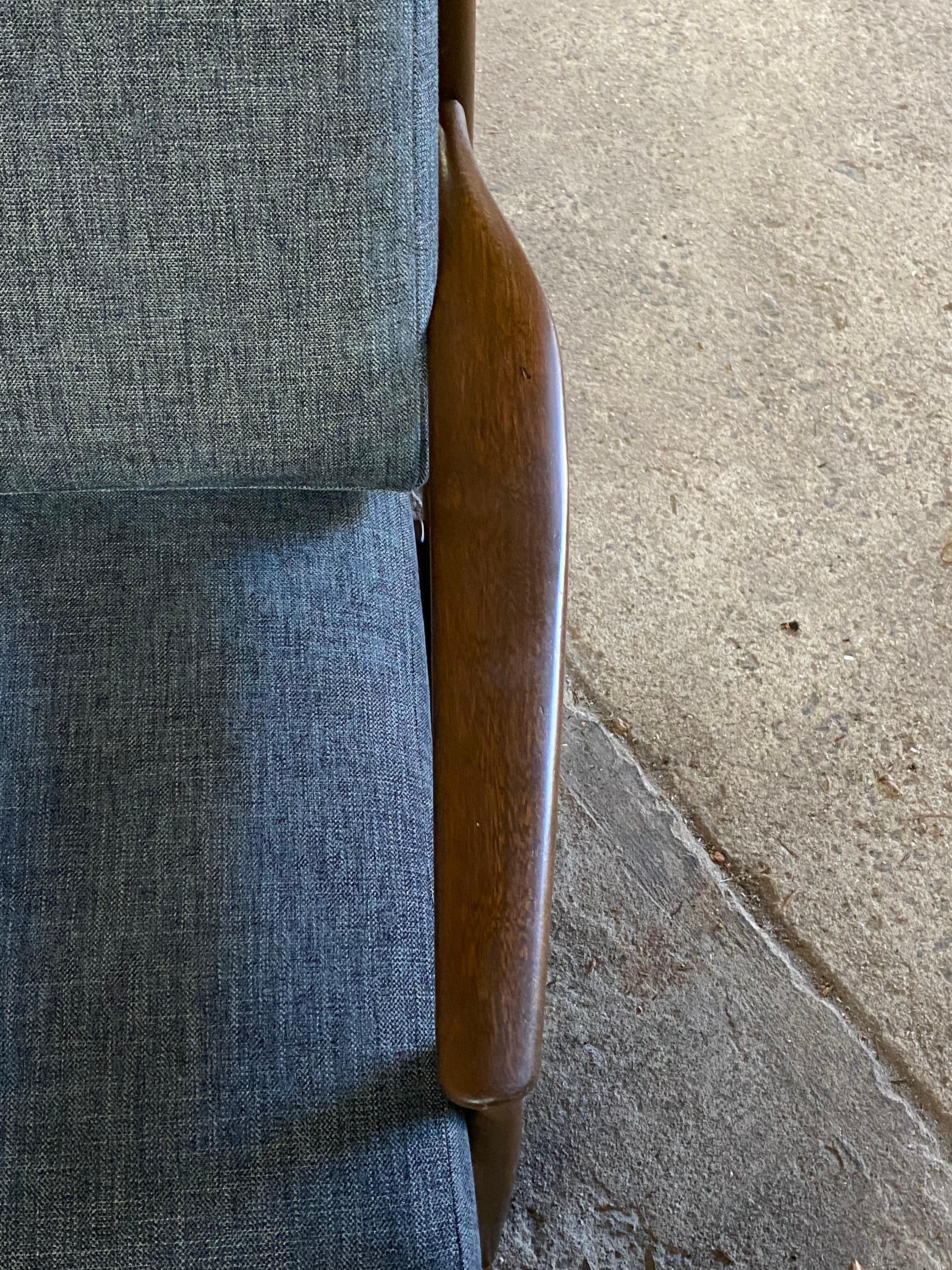 Viko Baumritter Mid-Century Modern Spindle Back Armchair In Good Condition For Sale In Garnerville, NY